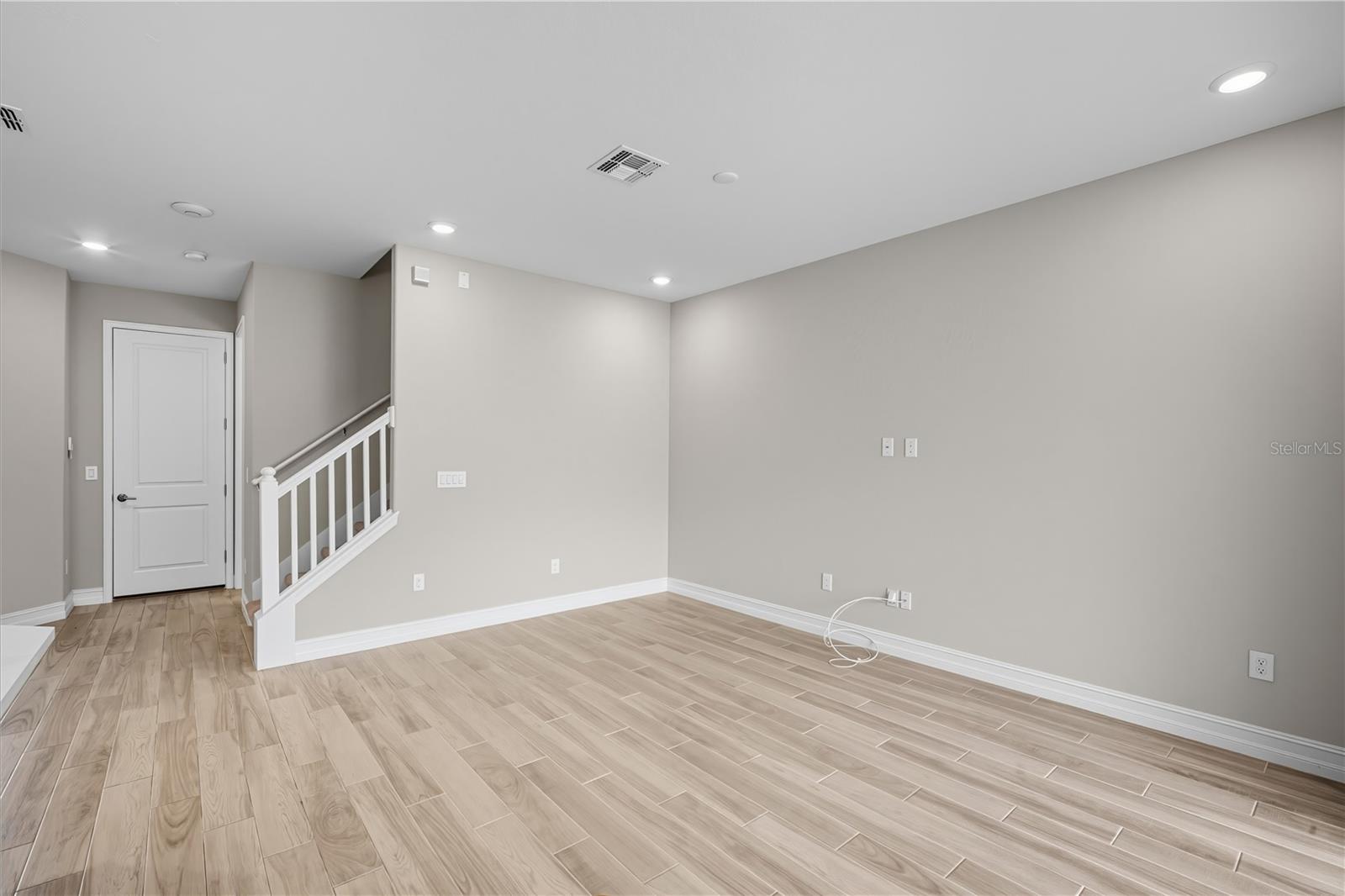 Image 10 of 30 For 4663 Almada Lane