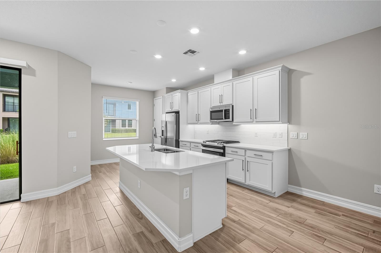 Image 7 of 30 For 4663 Almada Lane