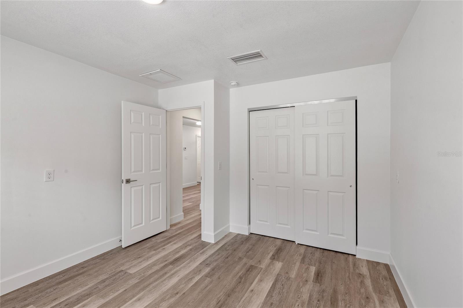 Image 10 of 42 For 1872 New Hampshire Avenue Ne