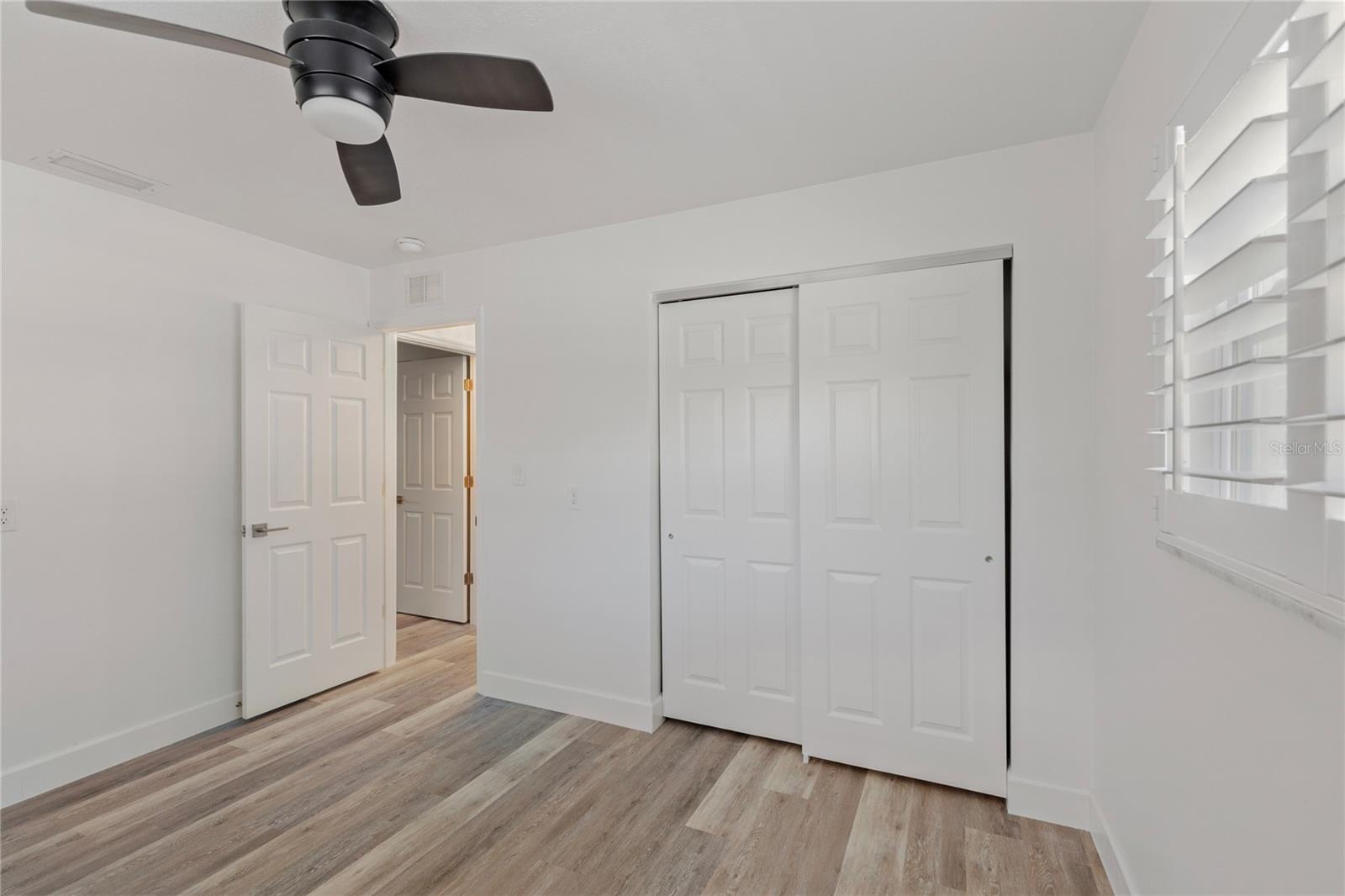 Image 12 of 42 For 1872 New Hampshire Avenue Ne