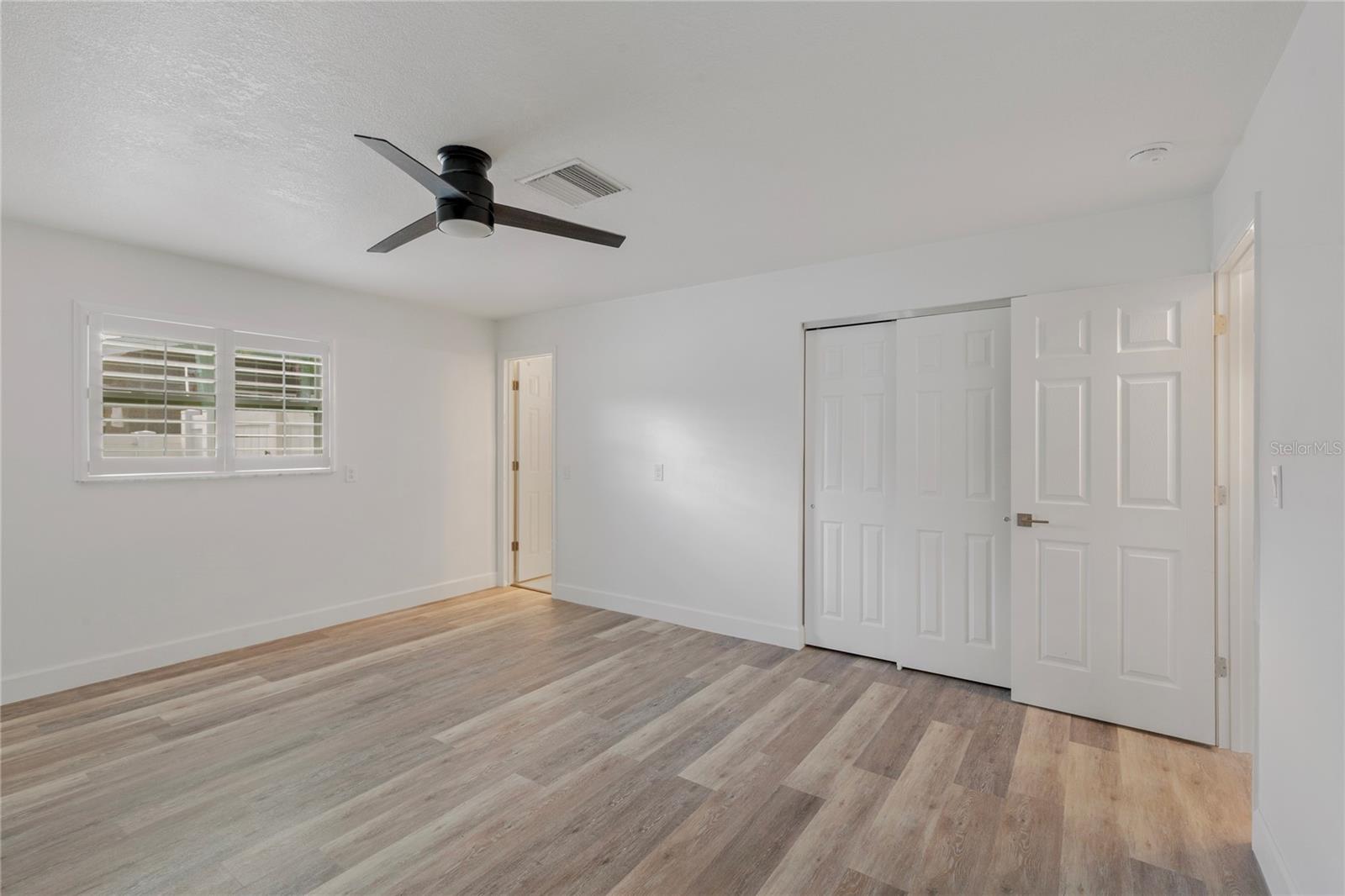 Image 14 of 42 For 1872 New Hampshire Avenue Ne