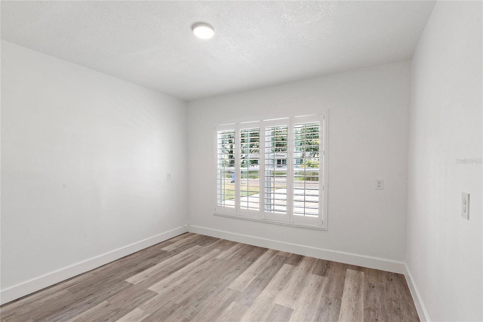 Image 9 of 42 For 1872 New Hampshire Avenue Ne