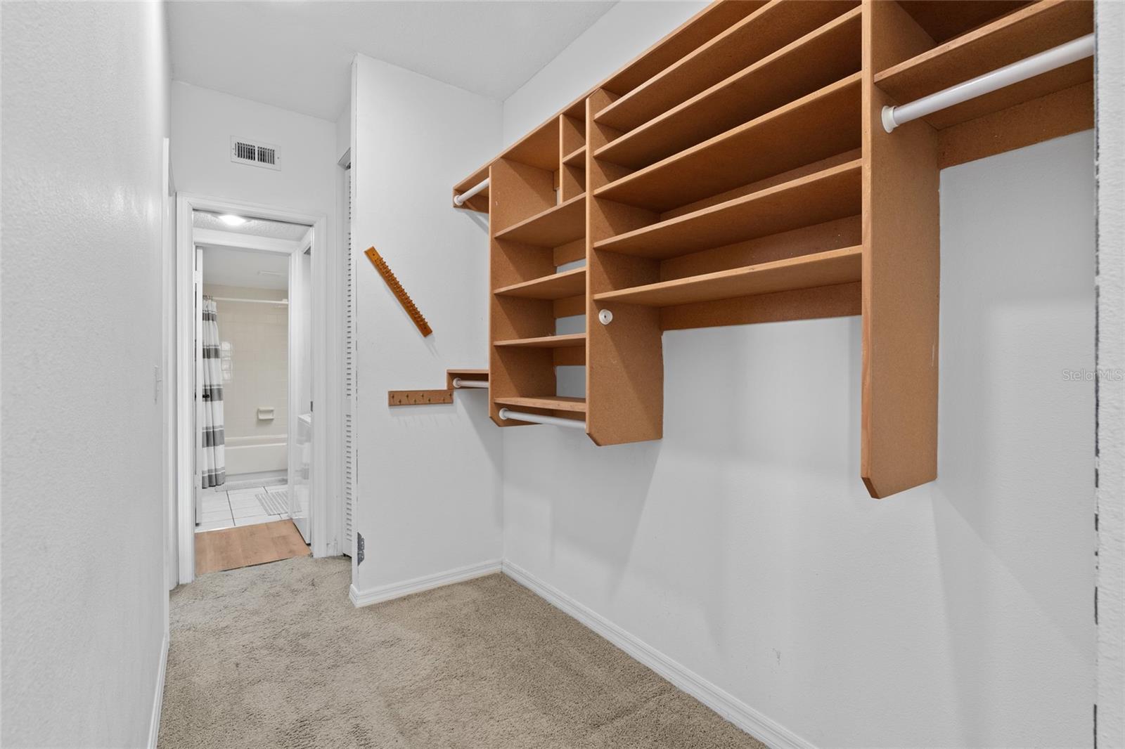 Image 10 of 21 For 4405 Fair Oaks Avenue 9