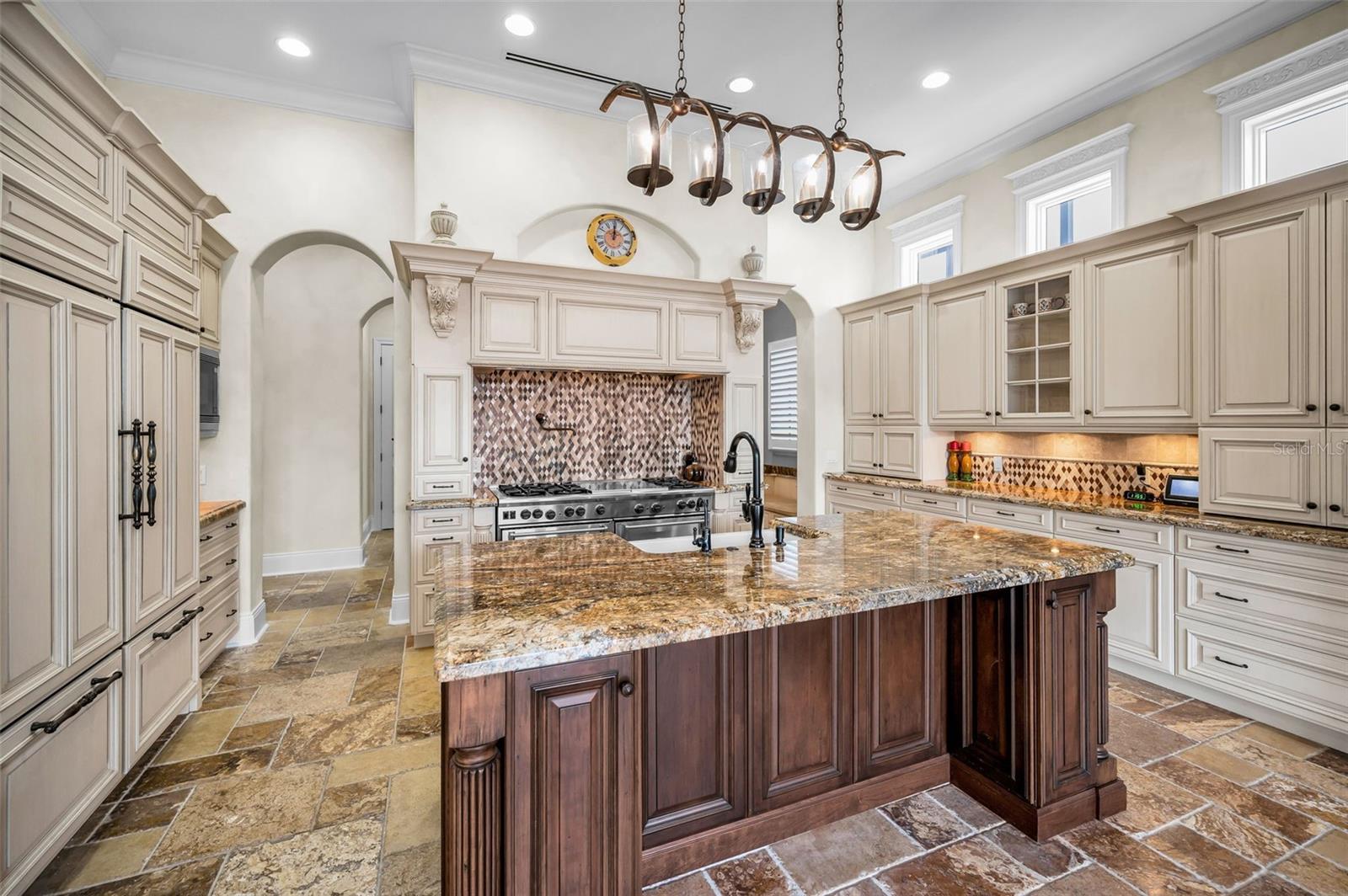 Image 16 of 97 For 801 Brightwaters Boulevard Ne