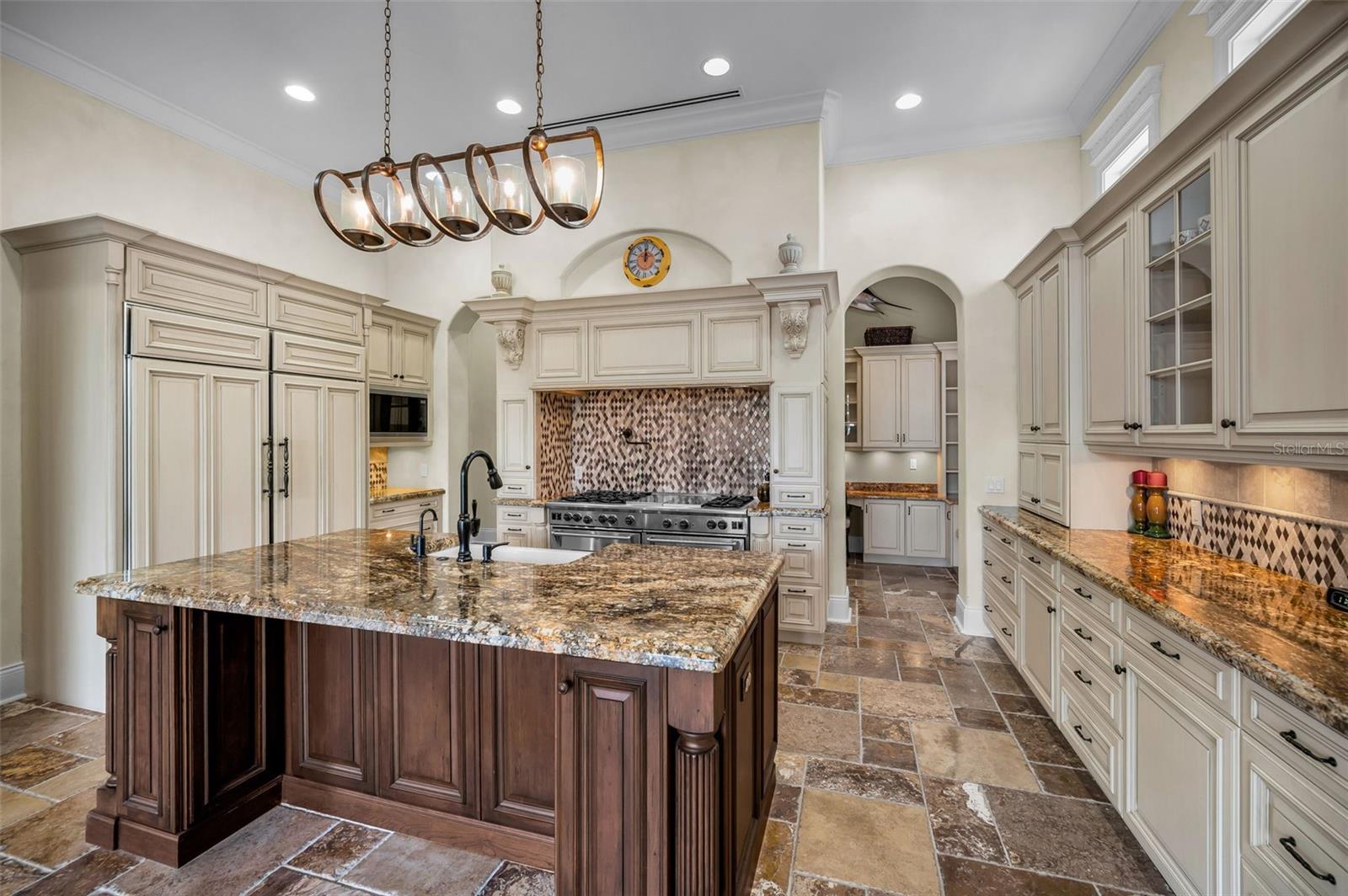 Image 17 of 97 For 801 Brightwaters Boulevard Ne