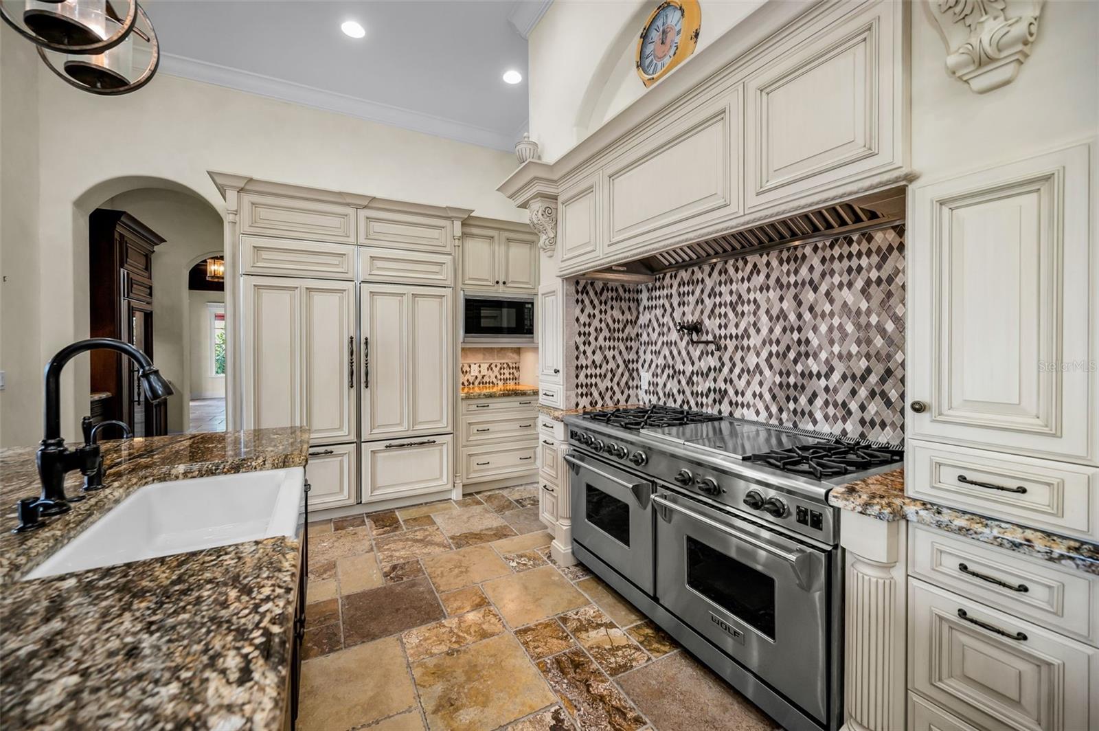 Image 19 of 97 For 801 Brightwaters Boulevard Ne