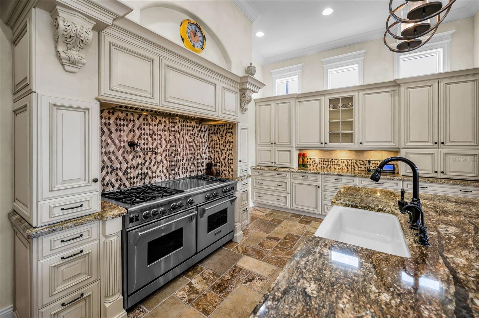 Image 20 of 97 For 801 Brightwaters Boulevard Ne
