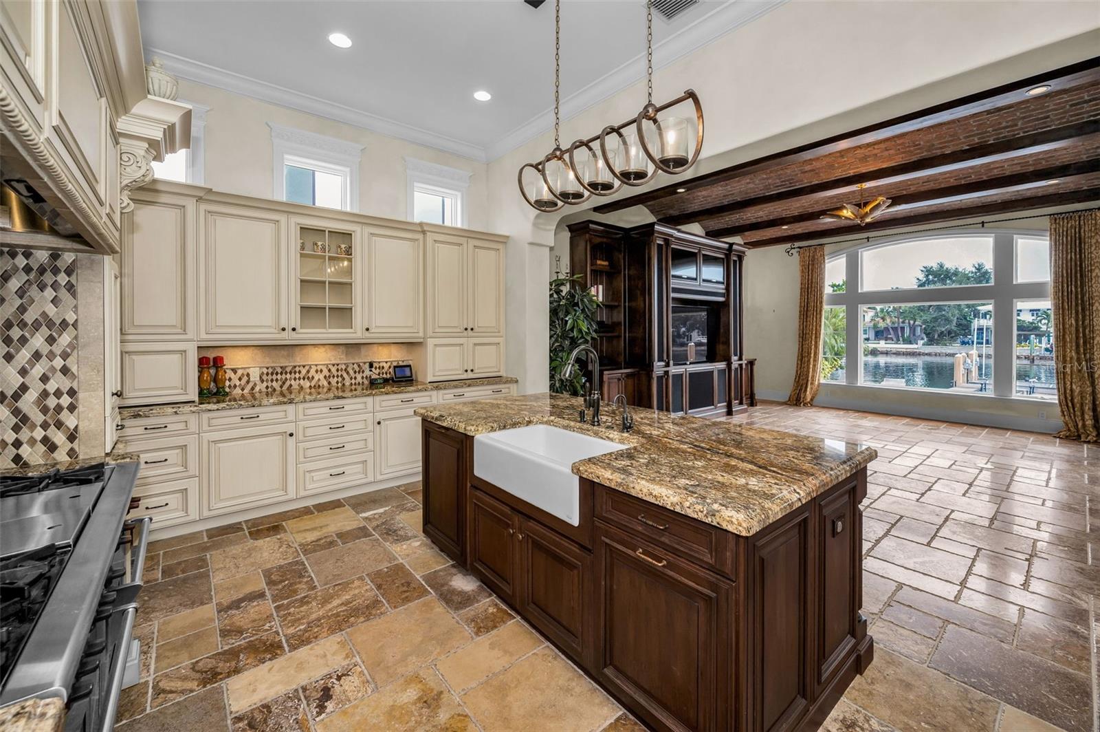 Image 22 of 97 For 801 Brightwaters Boulevard Ne