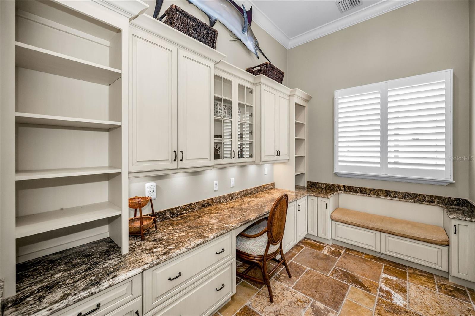 Image 33 of 97 For 801 Brightwaters Boulevard Ne