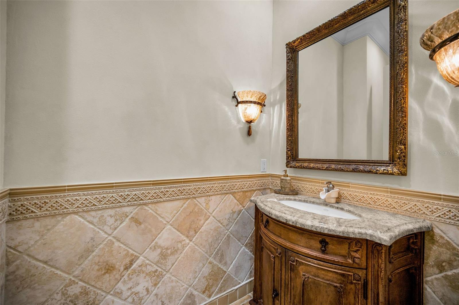 Image 35 of 97 For 801 Brightwaters Boulevard Ne
