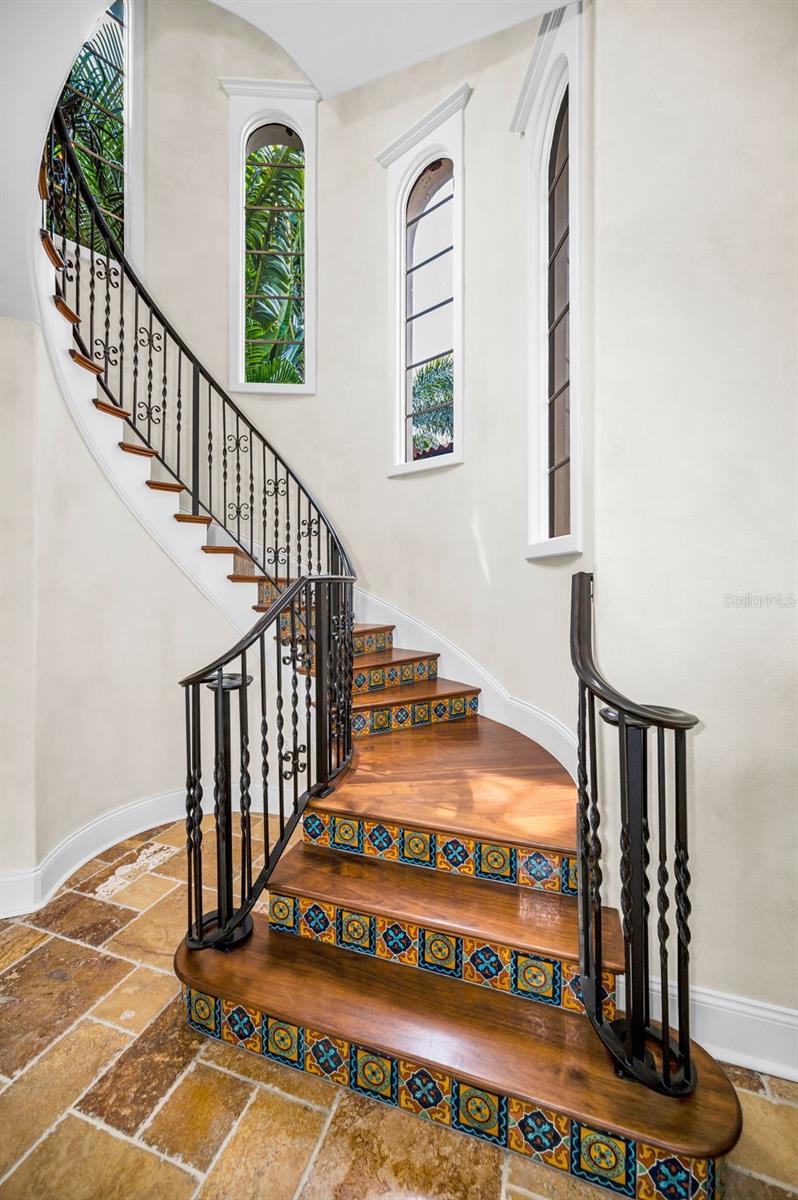 Image 42 of 97 For 801 Brightwaters Boulevard Ne