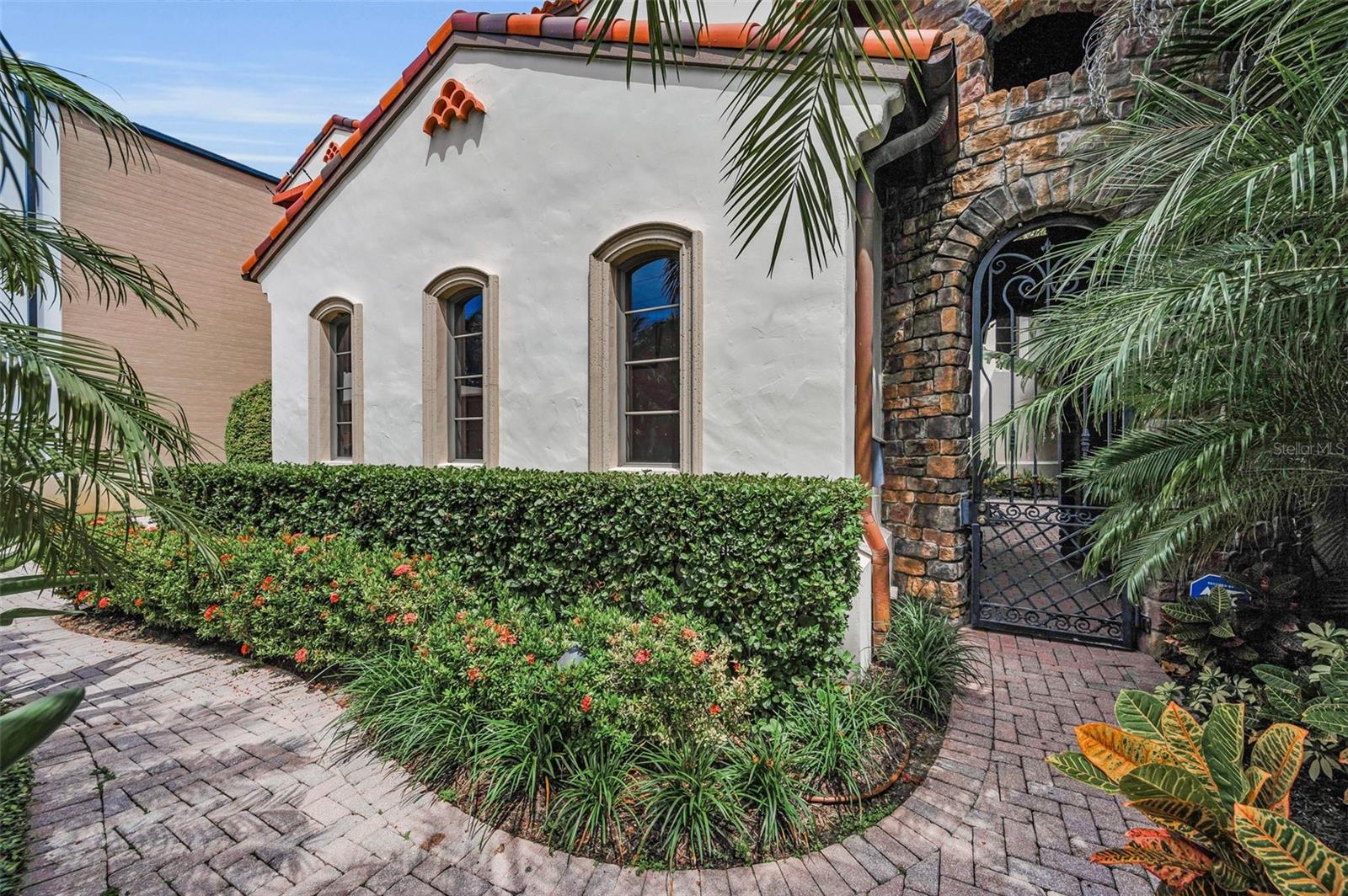 Image 5 of 97 For 801 Brightwaters Boulevard Ne