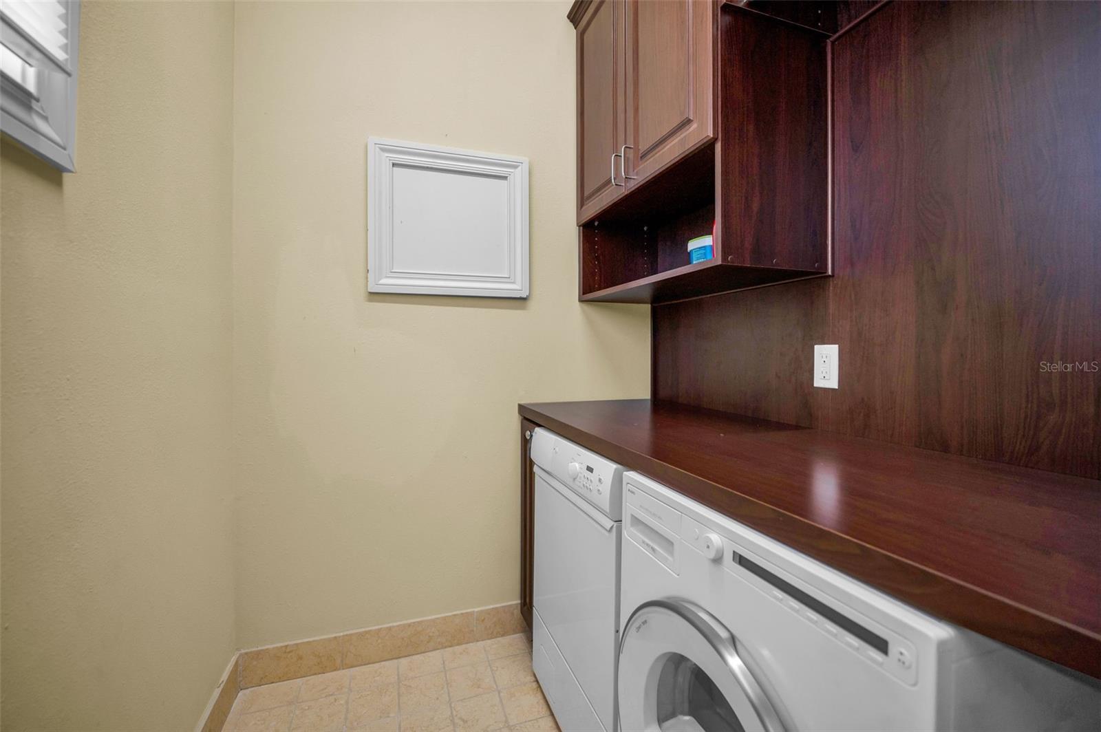 Image 61 of 97 For 801 Brightwaters Boulevard Ne