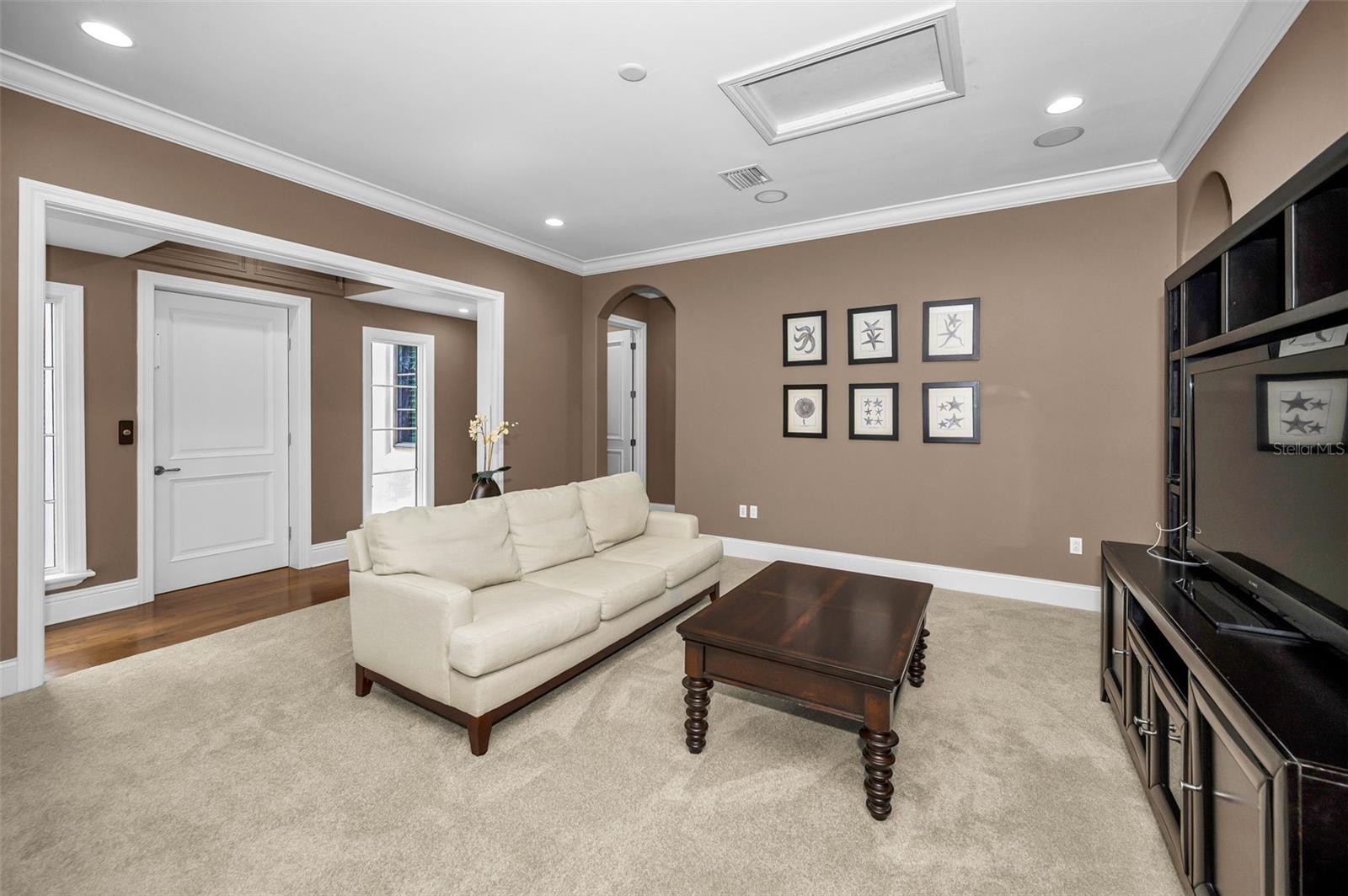 Image 65 of 97 For 801 Brightwaters Boulevard Ne