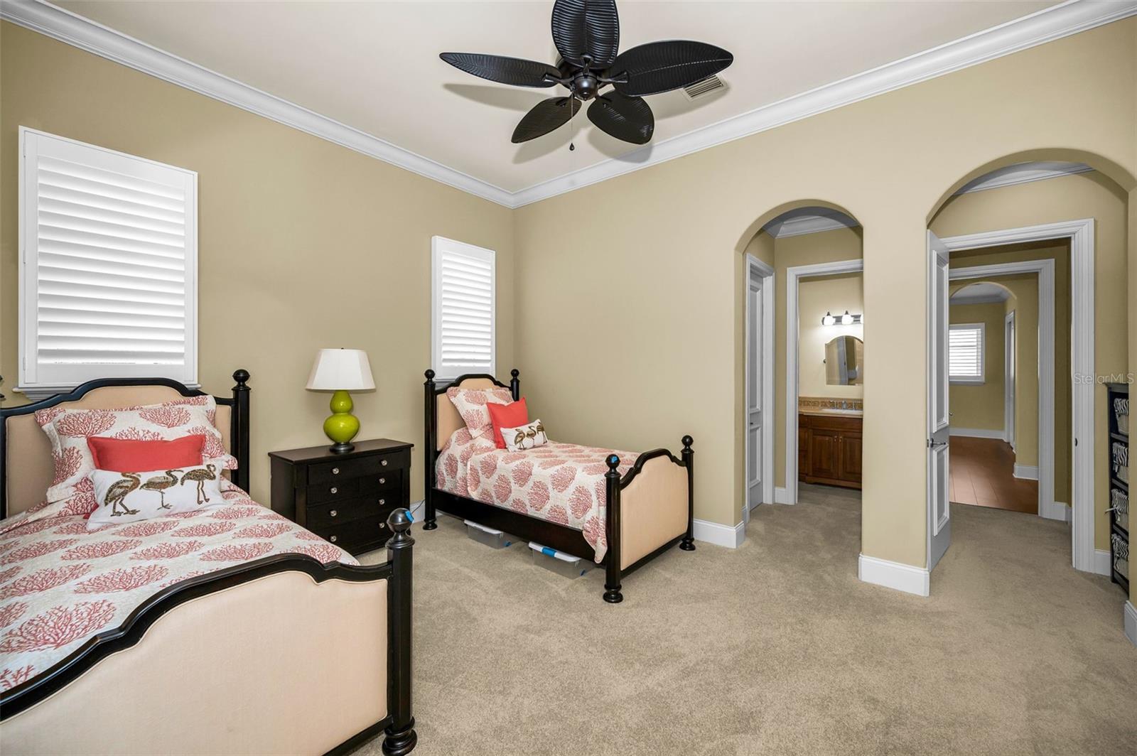 Image 67 of 97 For 801 Brightwaters Boulevard Ne