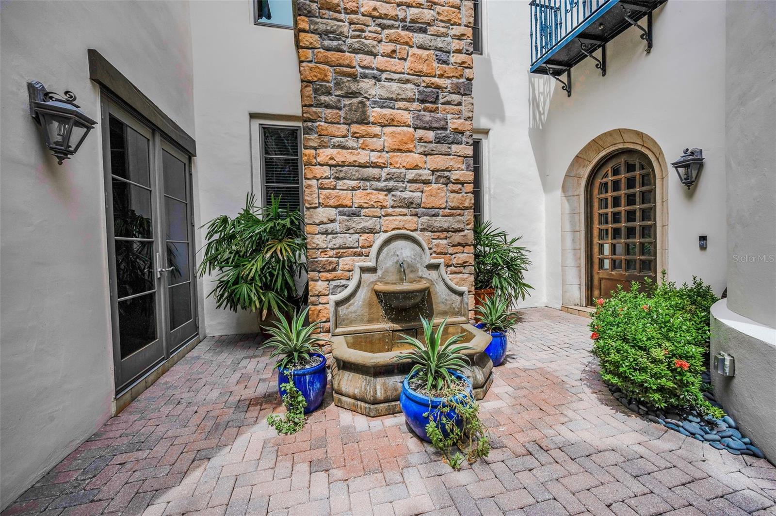 Image 9 of 97 For 801 Brightwaters Boulevard Ne