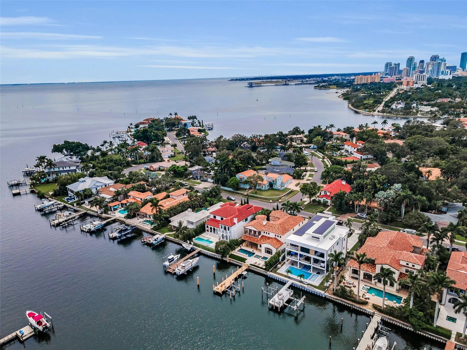 Image 94 of 97 For 801 Brightwaters Boulevard Ne