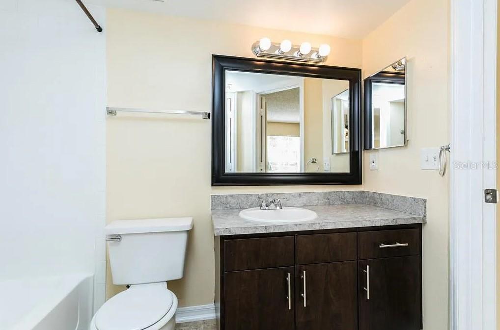 Image 14 of 16 For 409 Fountainhead Circle