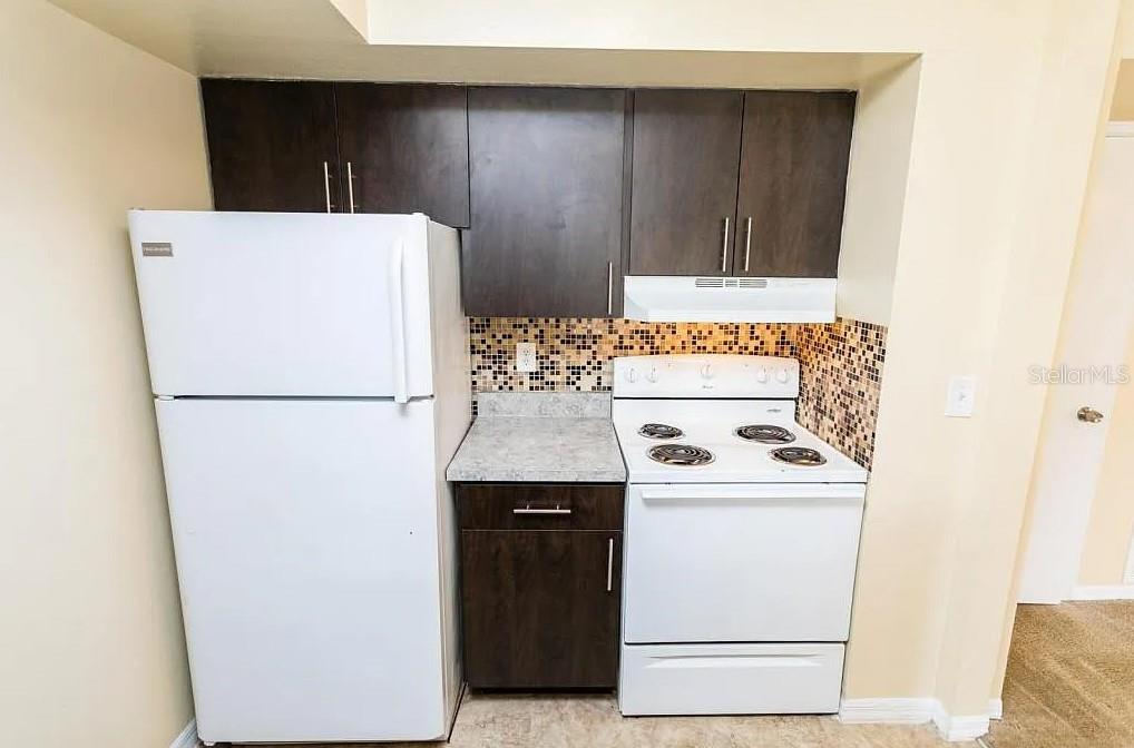 Image 15 of 16 For 409 Fountainhead Circle