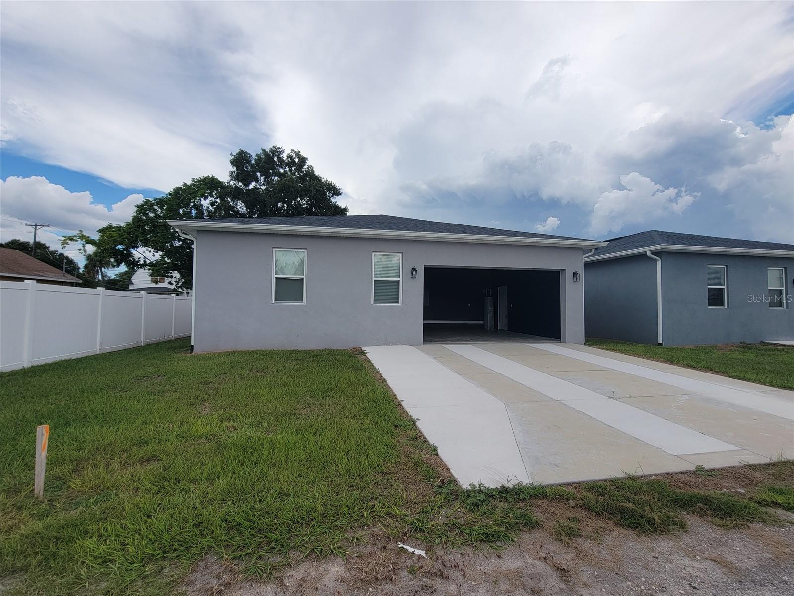Listing photo id 18 for 2930 Chestnut Street