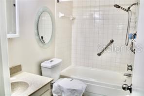Image 15 of 37 For 11485 Oakhurst Road 221