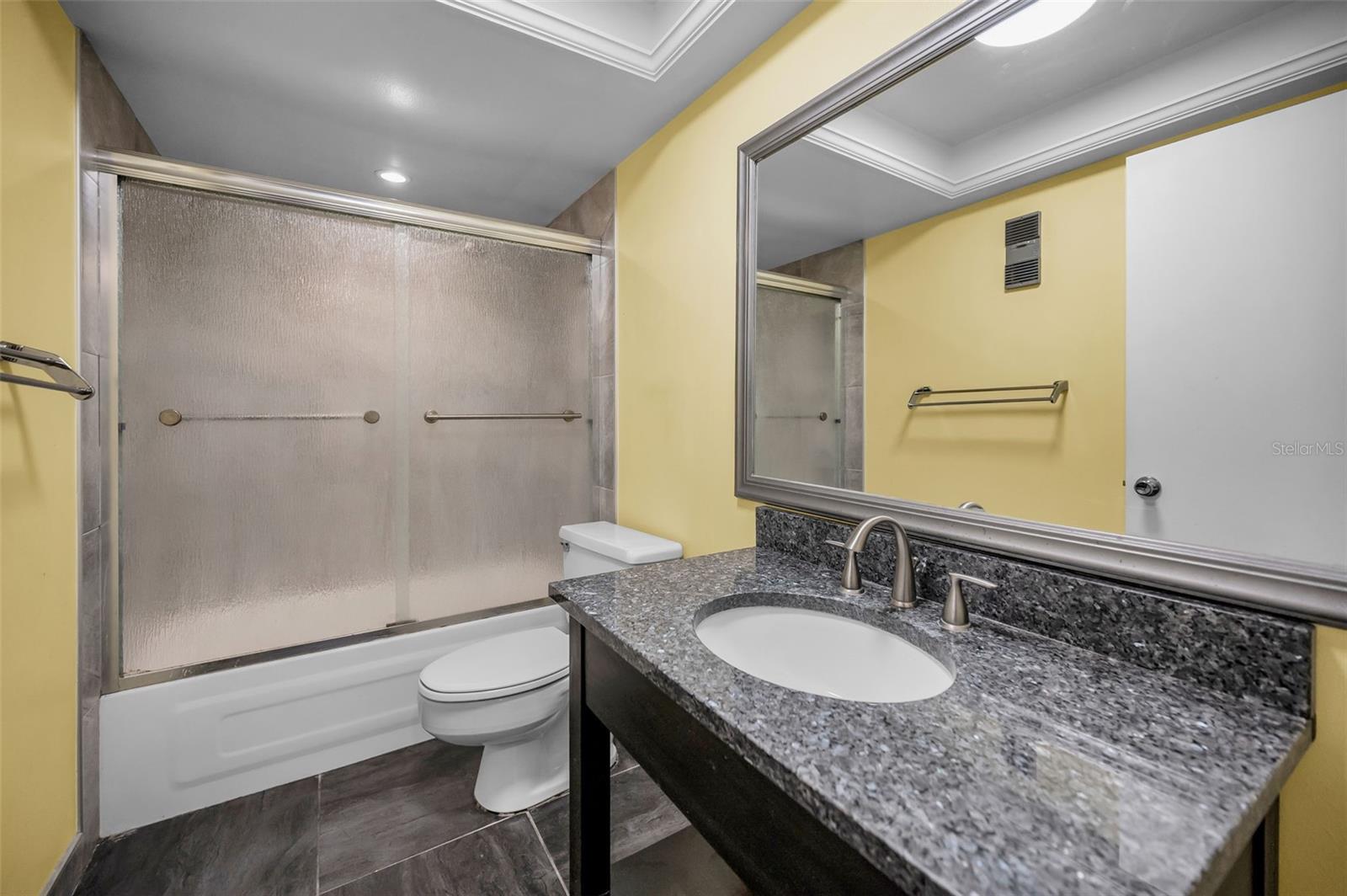 Image 21 of 34 For 2699 Seville Boulevard 105