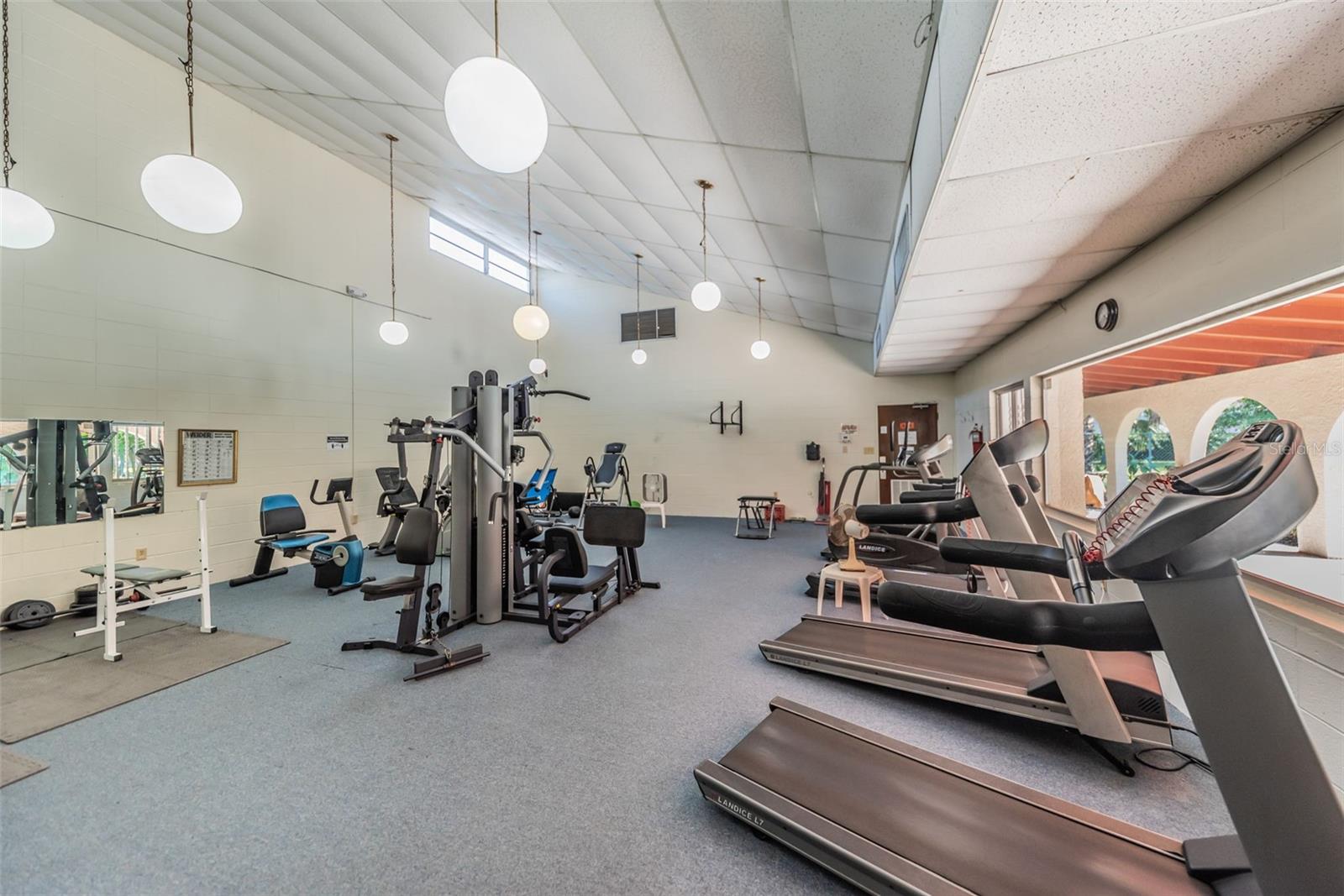 Image 31 of 34 For 2699 Seville Boulevard 105