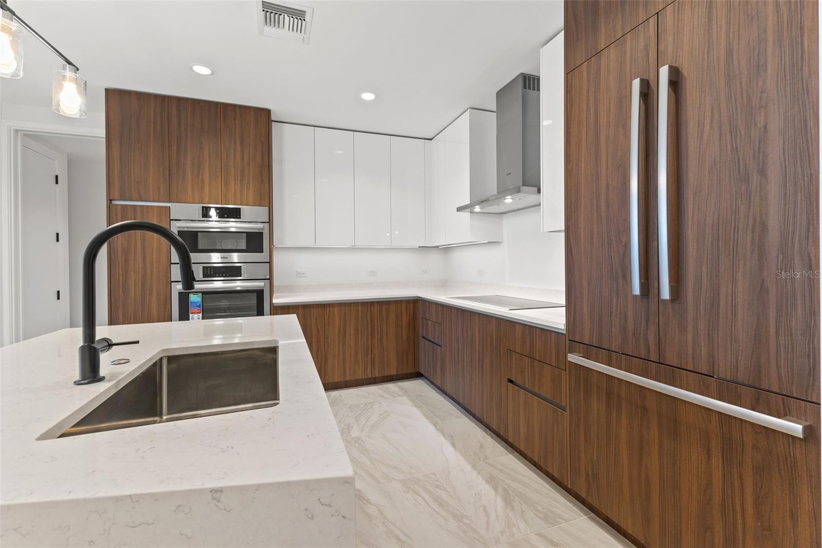 Image 10 of 70 For 777 3rd Avenue N 1001