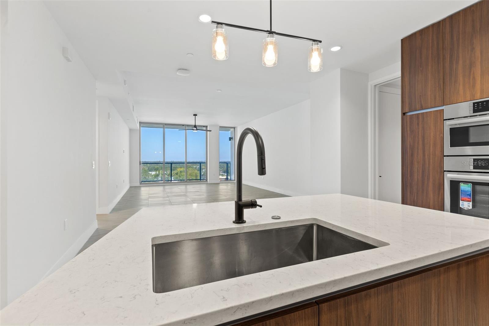 Image 11 of 70 For 777 3rd Avenue N 1001