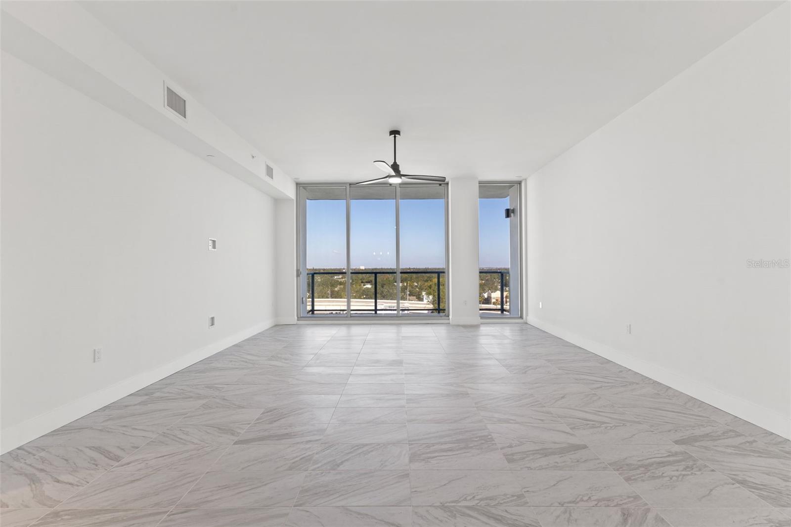 Image 13 of 70 For 777 3rd Avenue N 1001