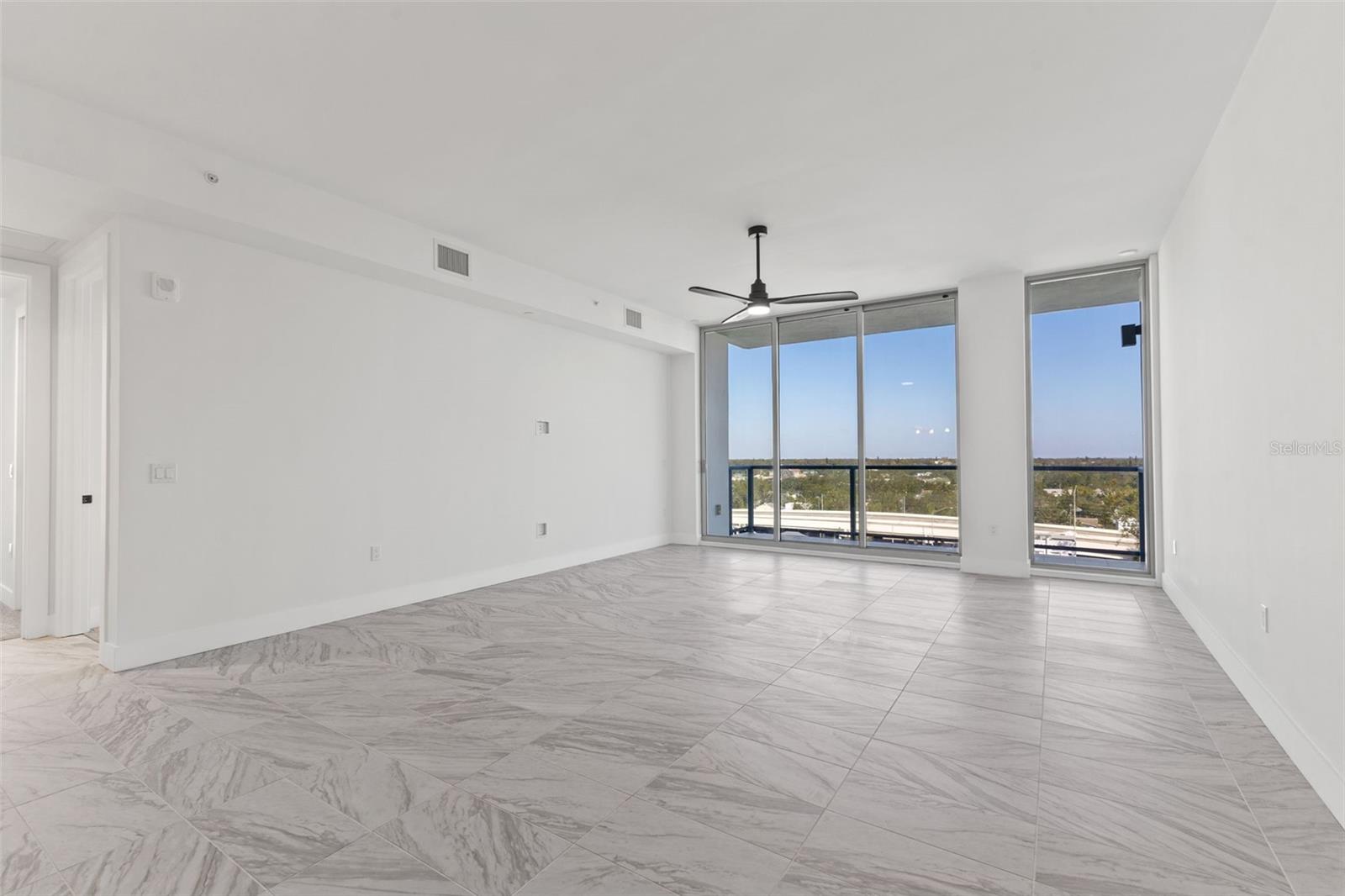 Image 15 of 70 For 777 3rd Avenue N 1001