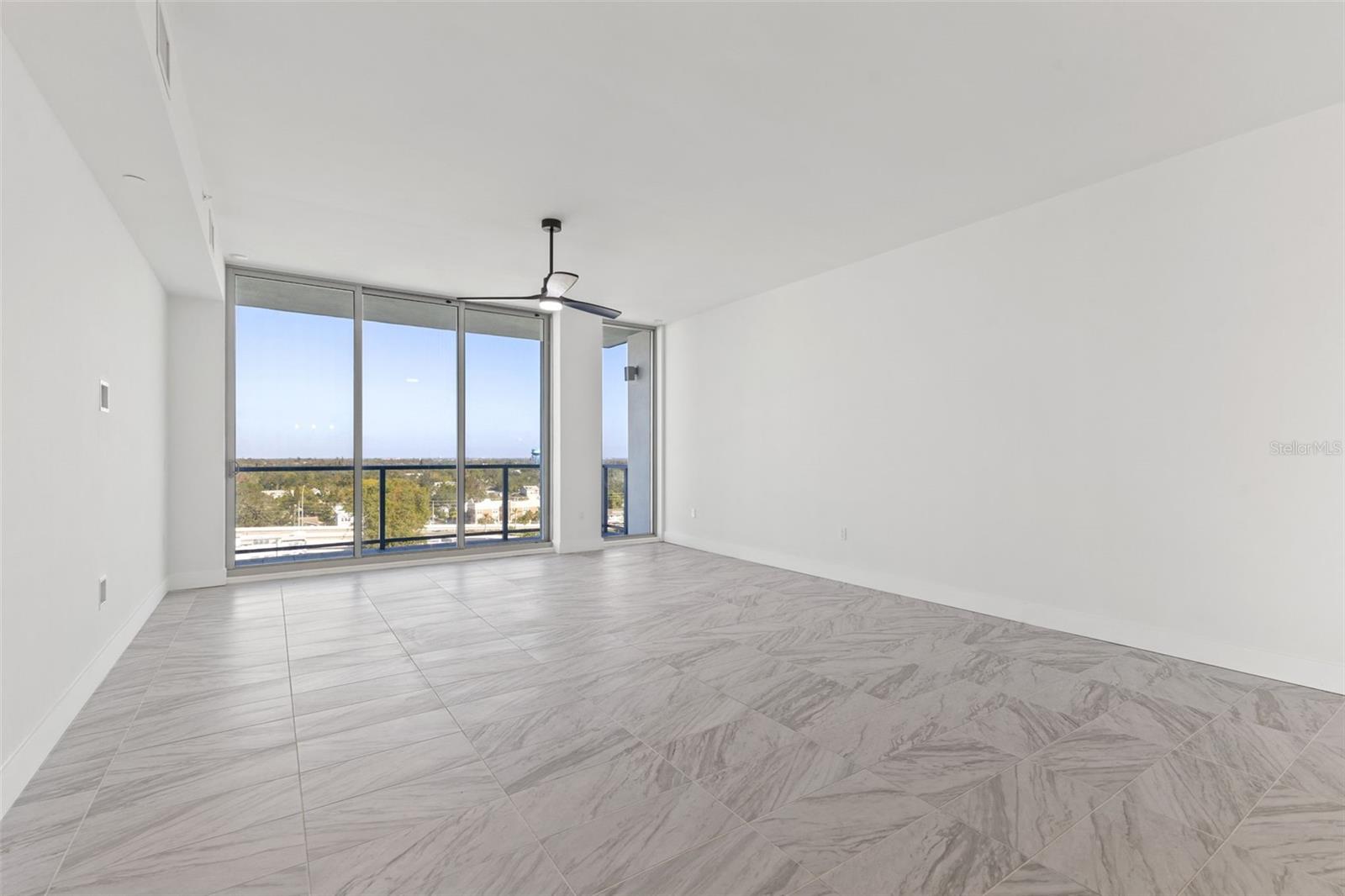 Image 16 of 70 For 777 3rd Avenue N 1001