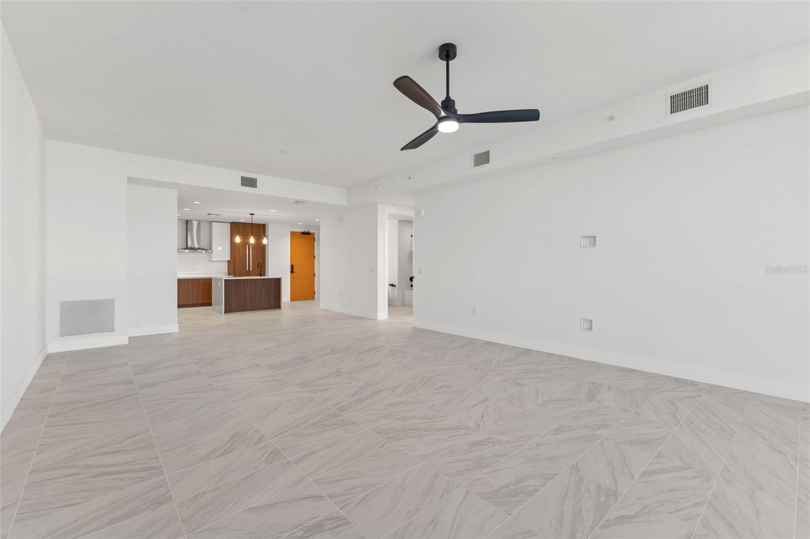 Image 17 of 70 For 777 3rd Avenue N 1001