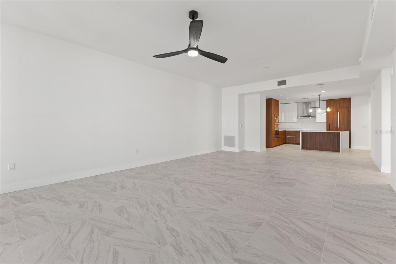 Image 18 of 70 For 777 3rd Avenue N 1001