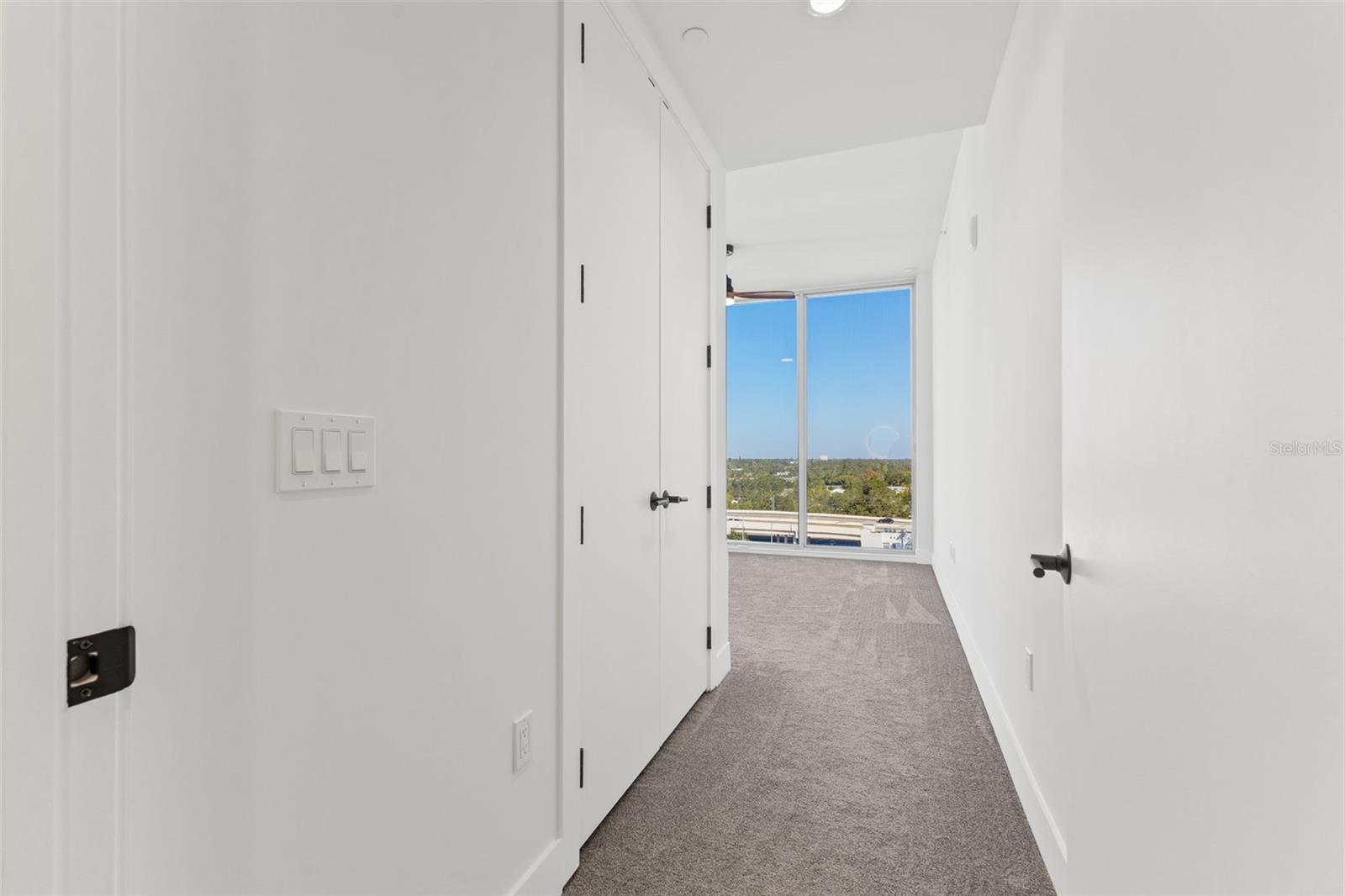 Image 19 of 70 For 777 3rd Avenue N 1001
