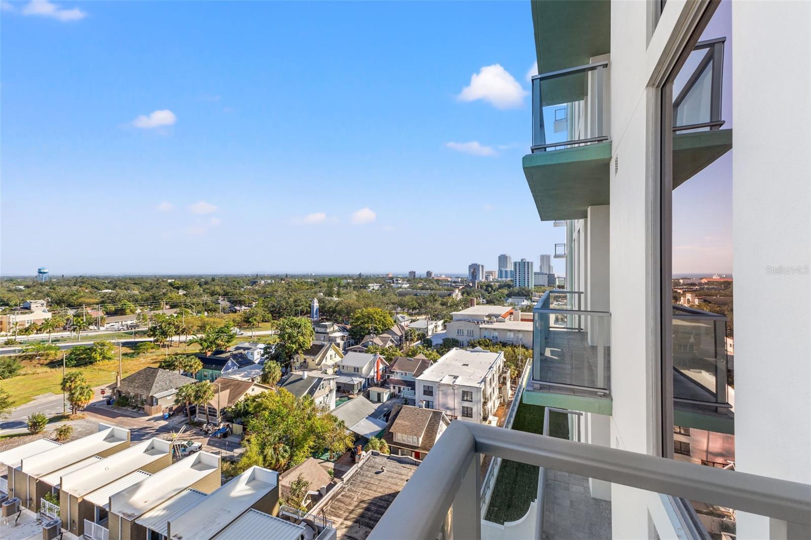 Image 36 of 70 For 777 3rd Avenue N 1001