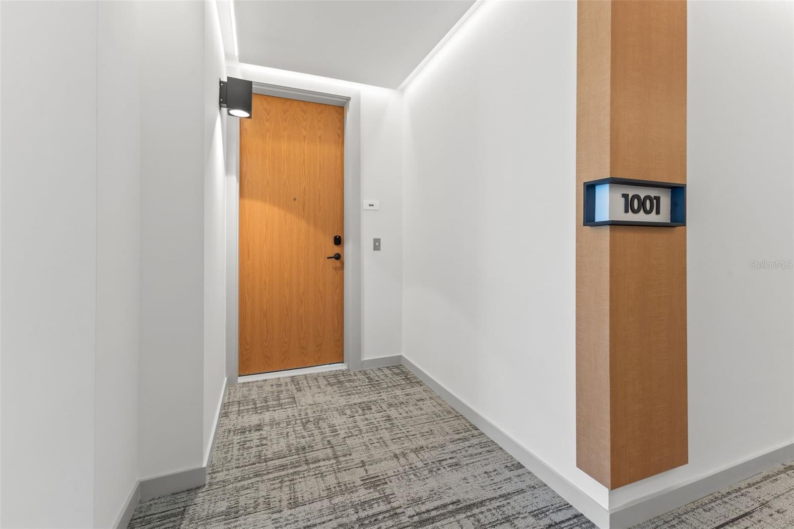 Image 4 of 70 For 777 3rd Avenue N 1001
