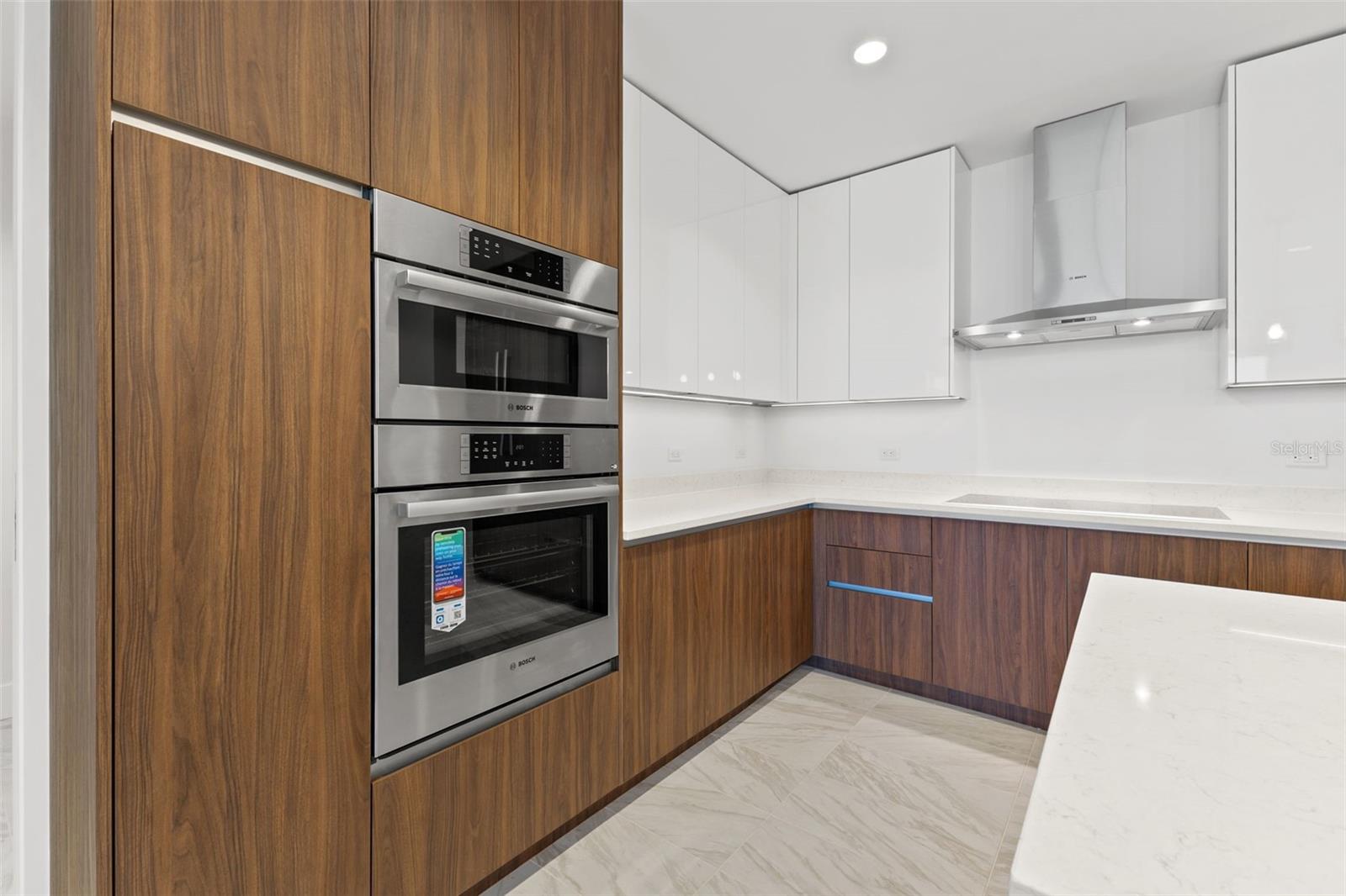 Image 7 of 70 For 777 3rd Avenue N 1001