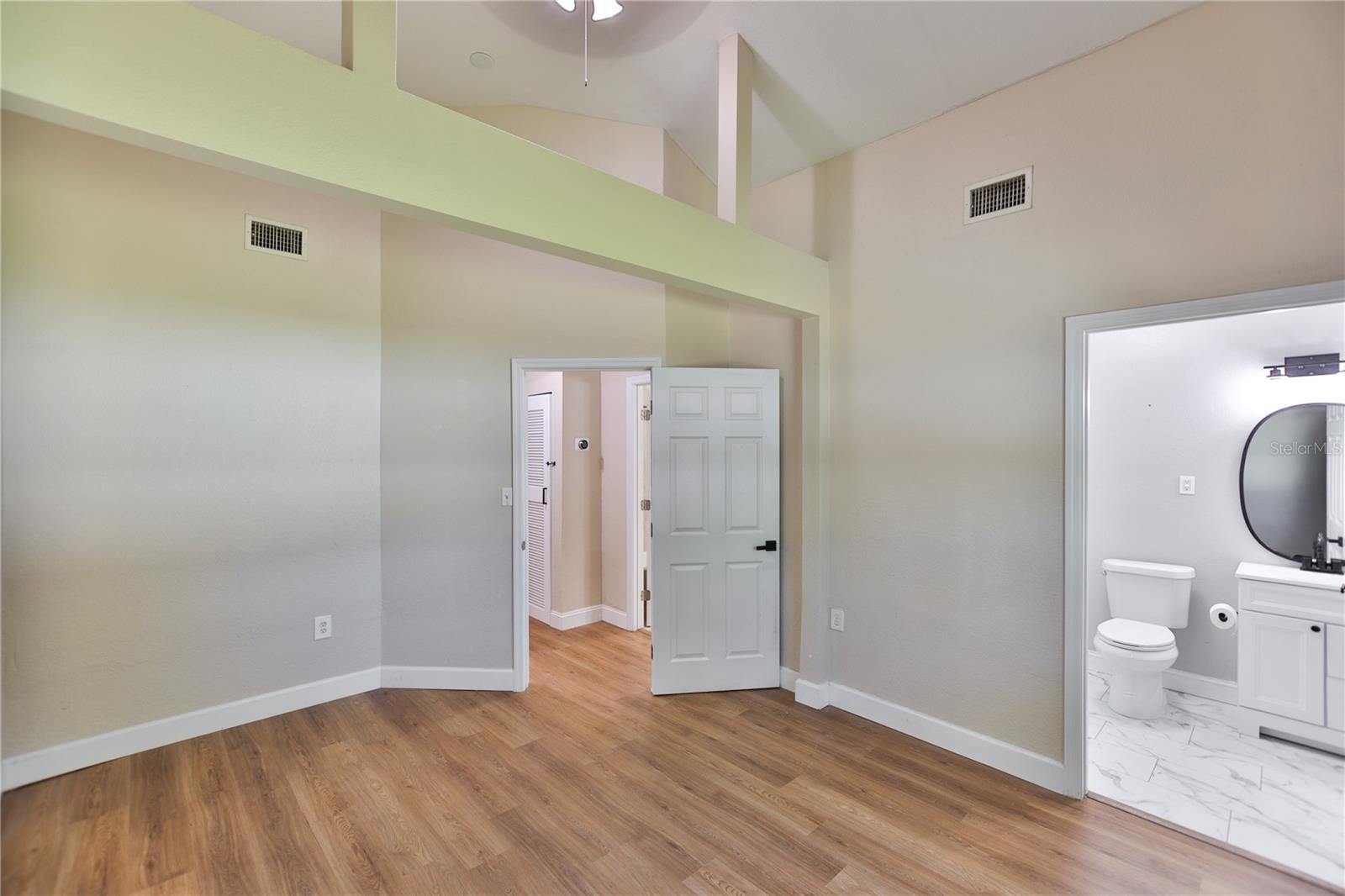 Image 17 of 33 For 453 41st Avenue S
