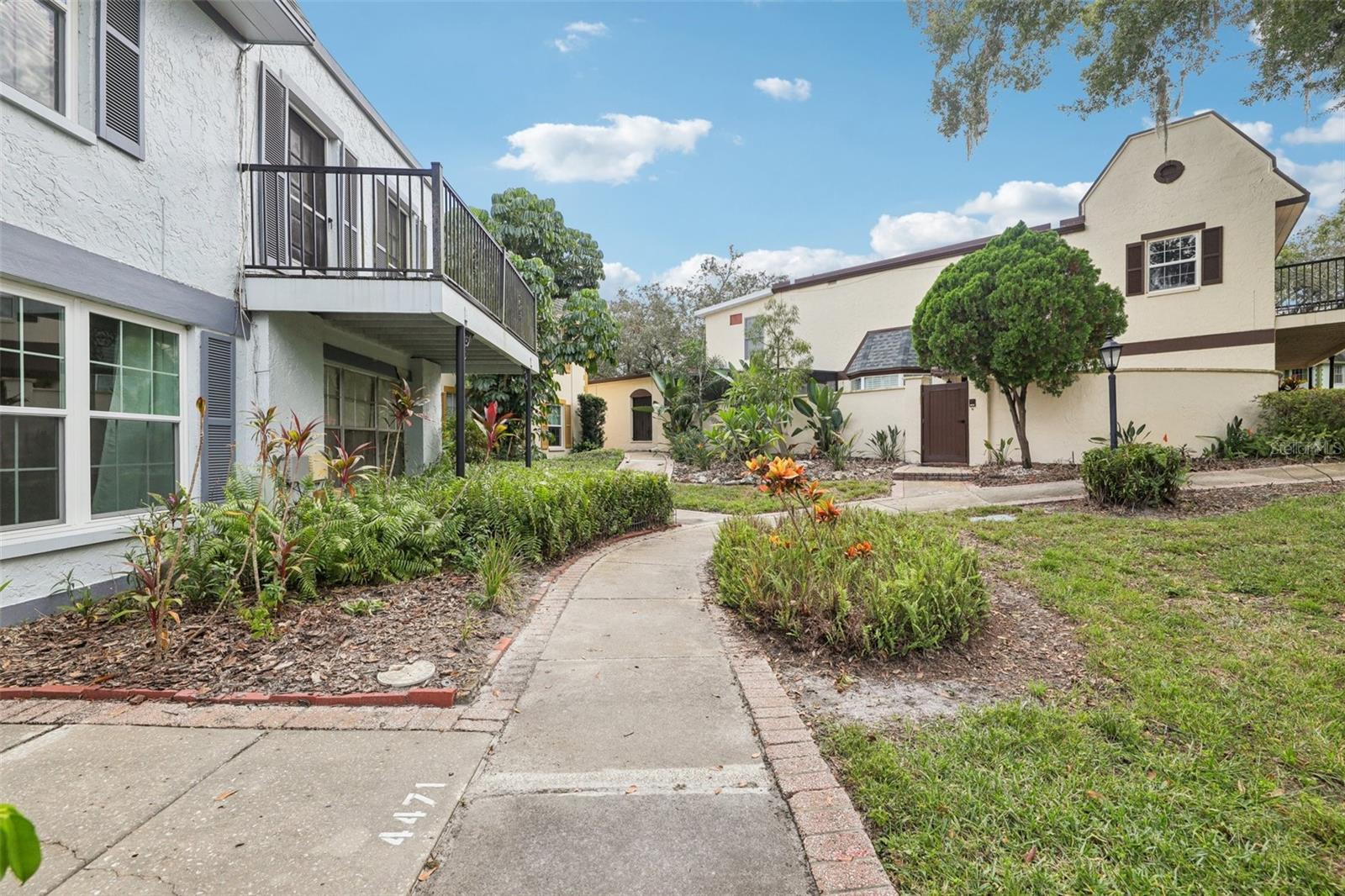 Image 5 of 58 For 4471 Vieux Carre Circle 4471