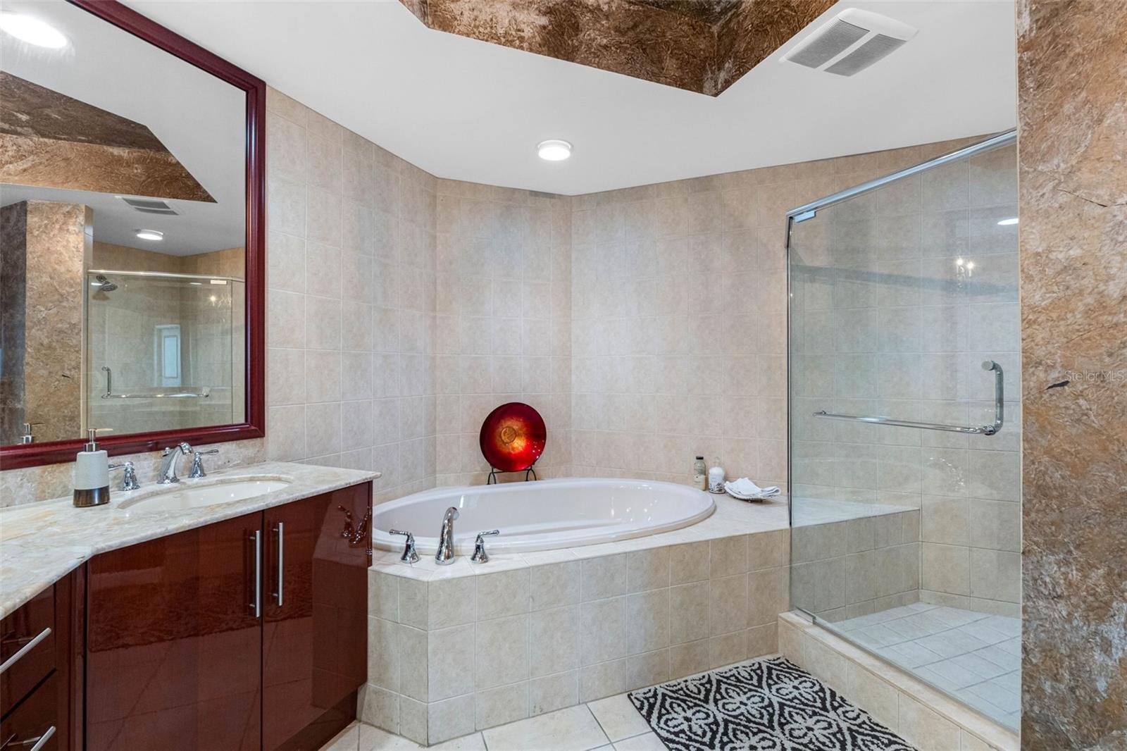 Image 33 of 68 For 5823 Bowen Daniel Drive 1405