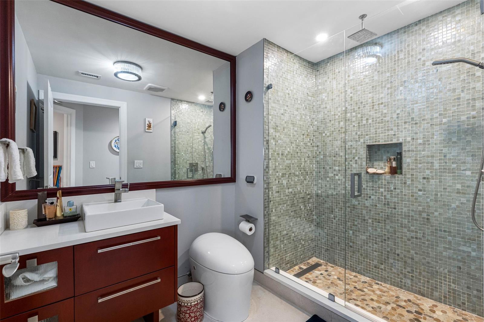 Image 36 of 68 For 5823 Bowen Daniel Drive 1405