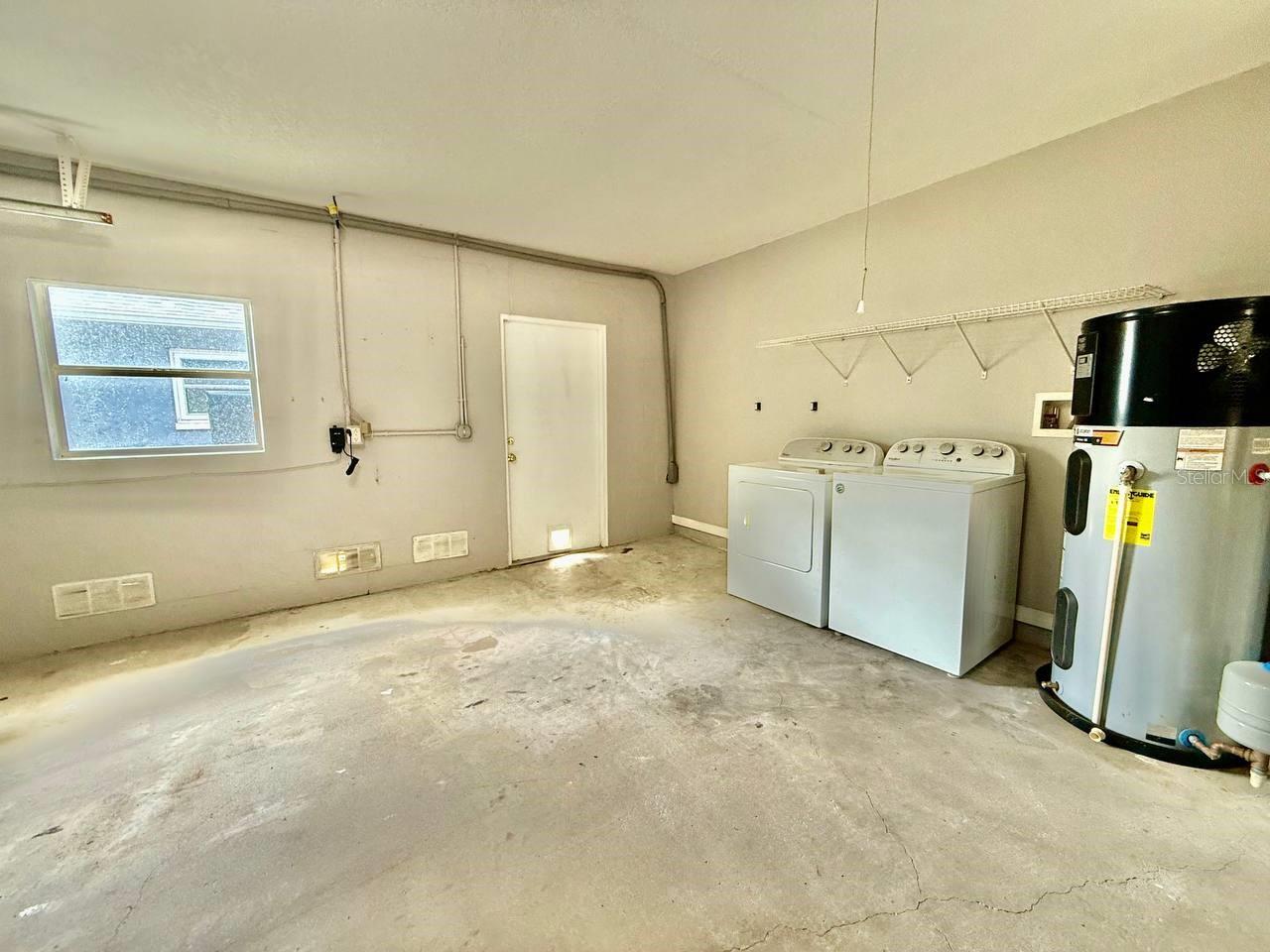 Image 26 of 30 For 6959 Manhattan Avenue