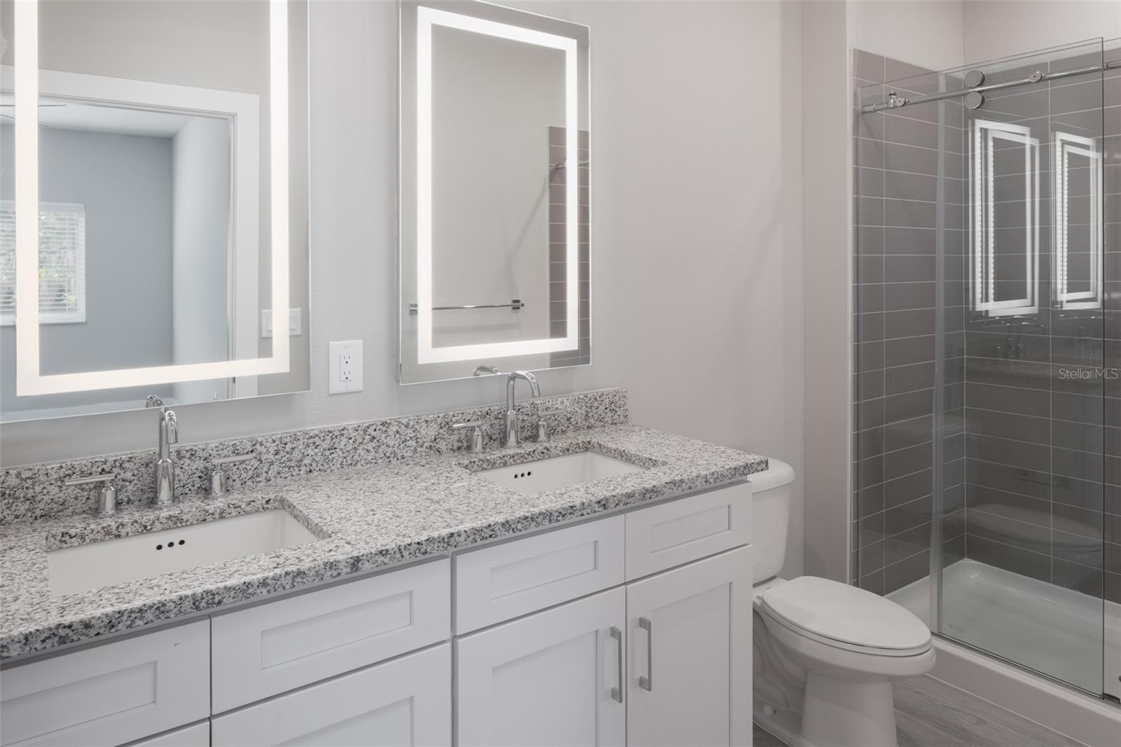 Image 8 of 13 For 406 Amelia Avenue 203