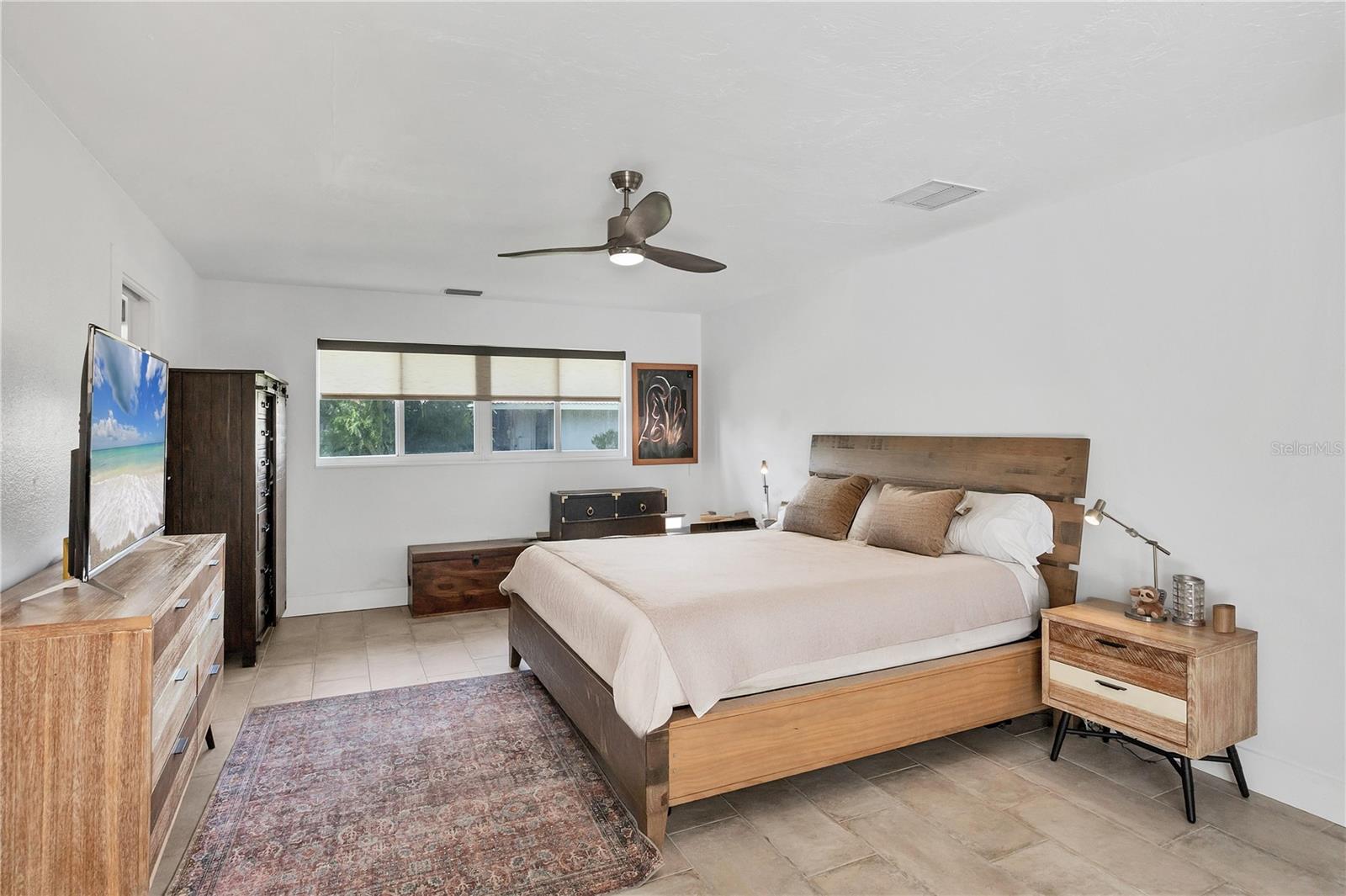 Image 19 of 61 For 225 Harbor House Drive