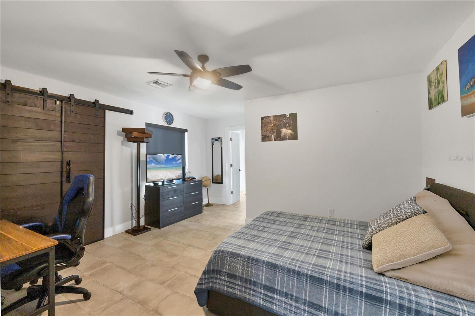 Image 23 of 61 For 225 Harbor House Drive