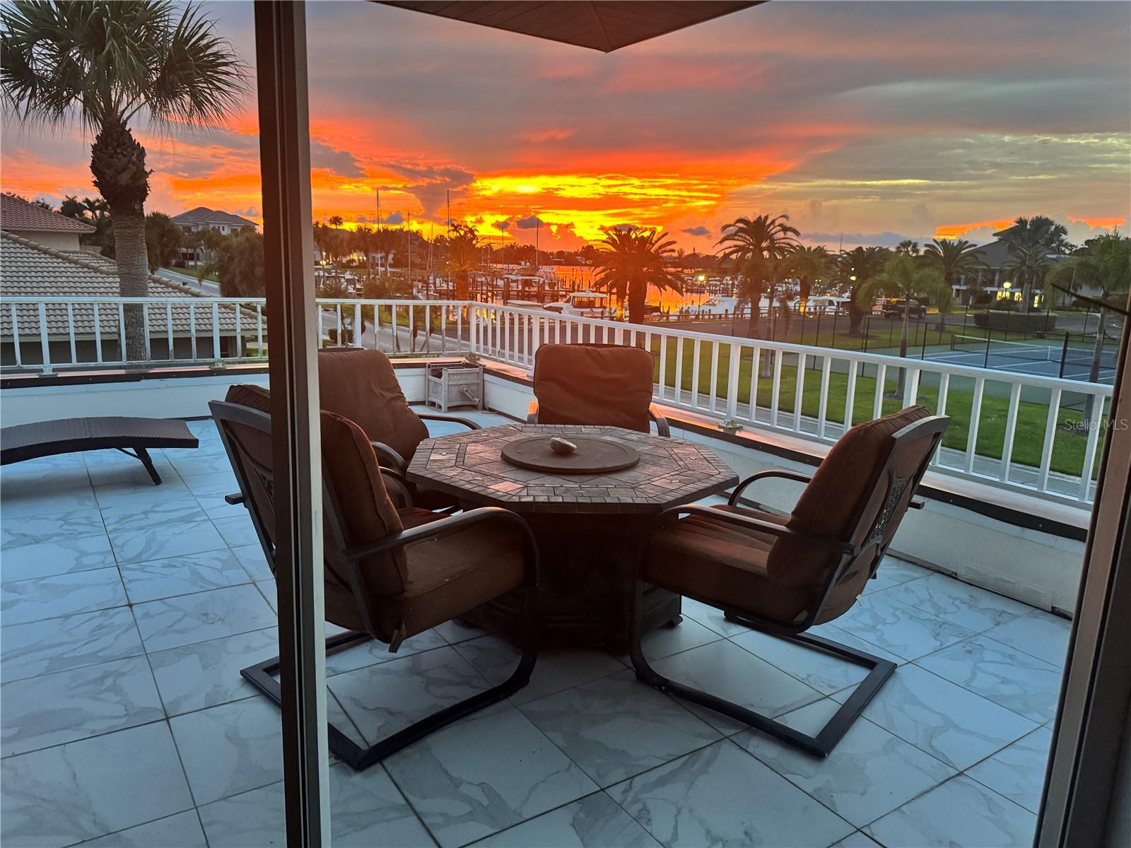 Image 7 of 61 For 225 Harbor House Drive