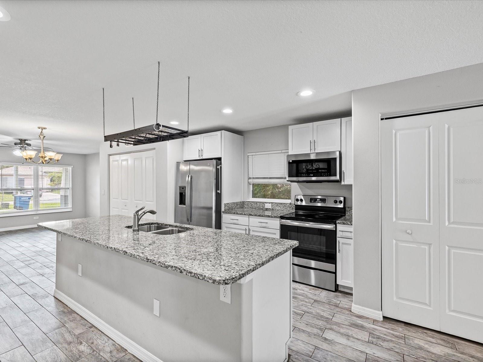 Image 16 of 30 For 1238 Vista Way