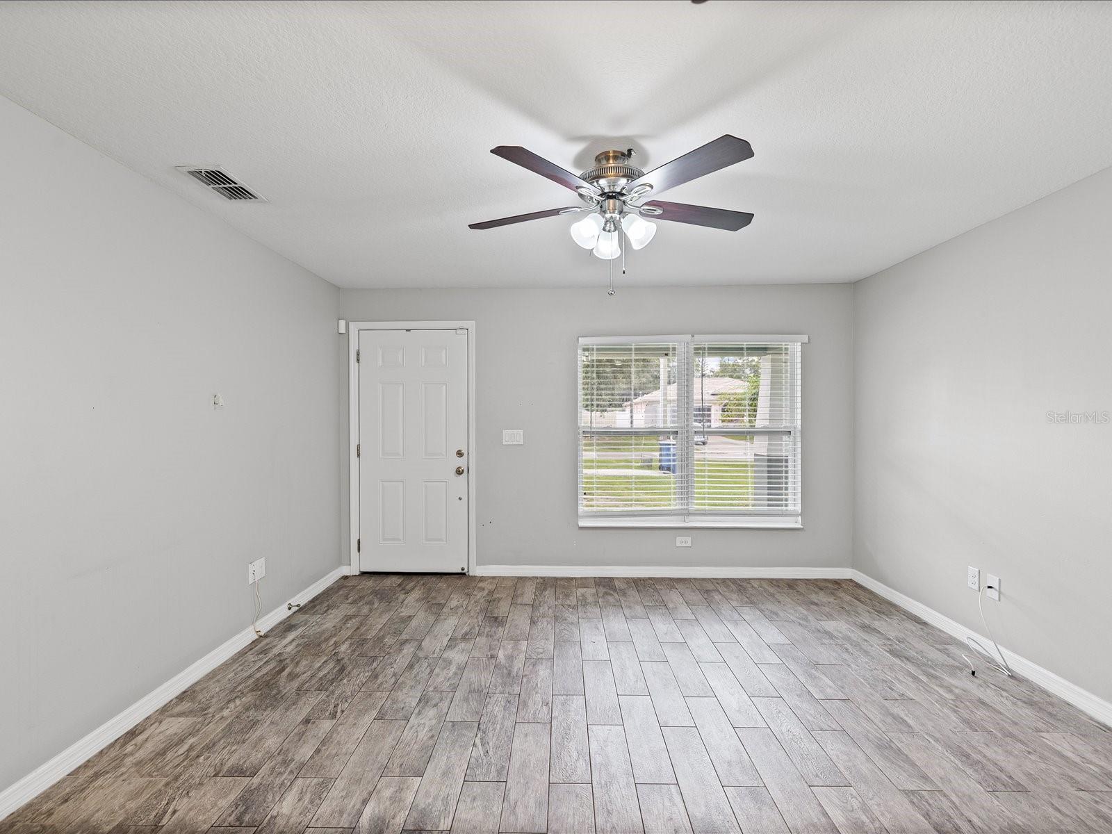 Image 5 of 30 For 1238 Vista Way