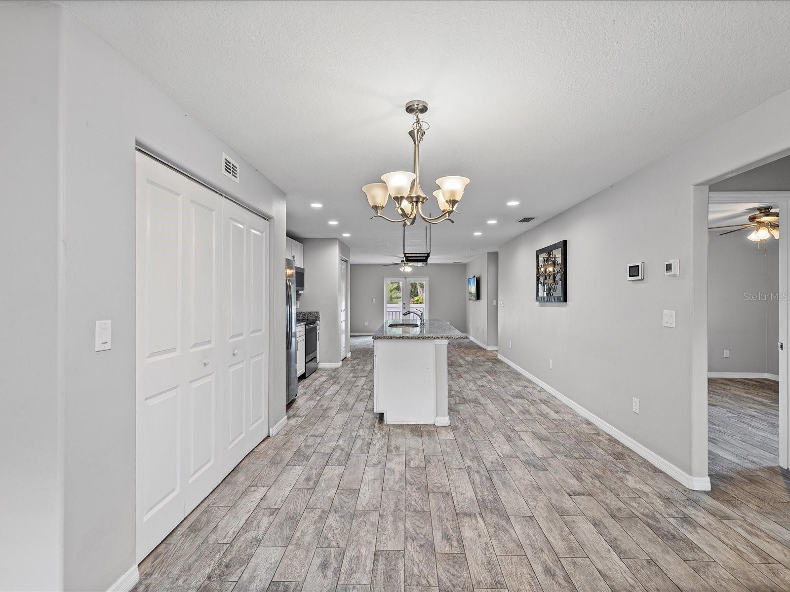 Image 6 of 30 For 1238 Vista Way